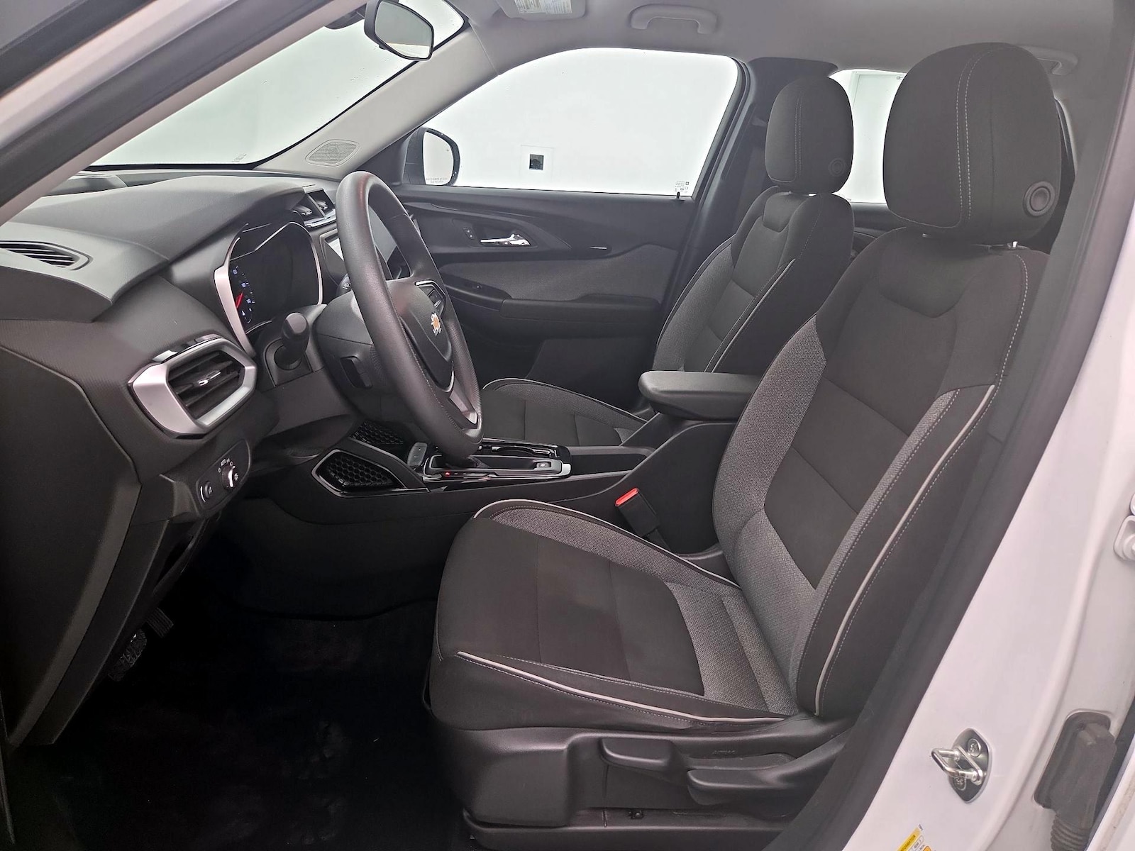 2021 Chevrolet Trailblazer LS - Photo 12