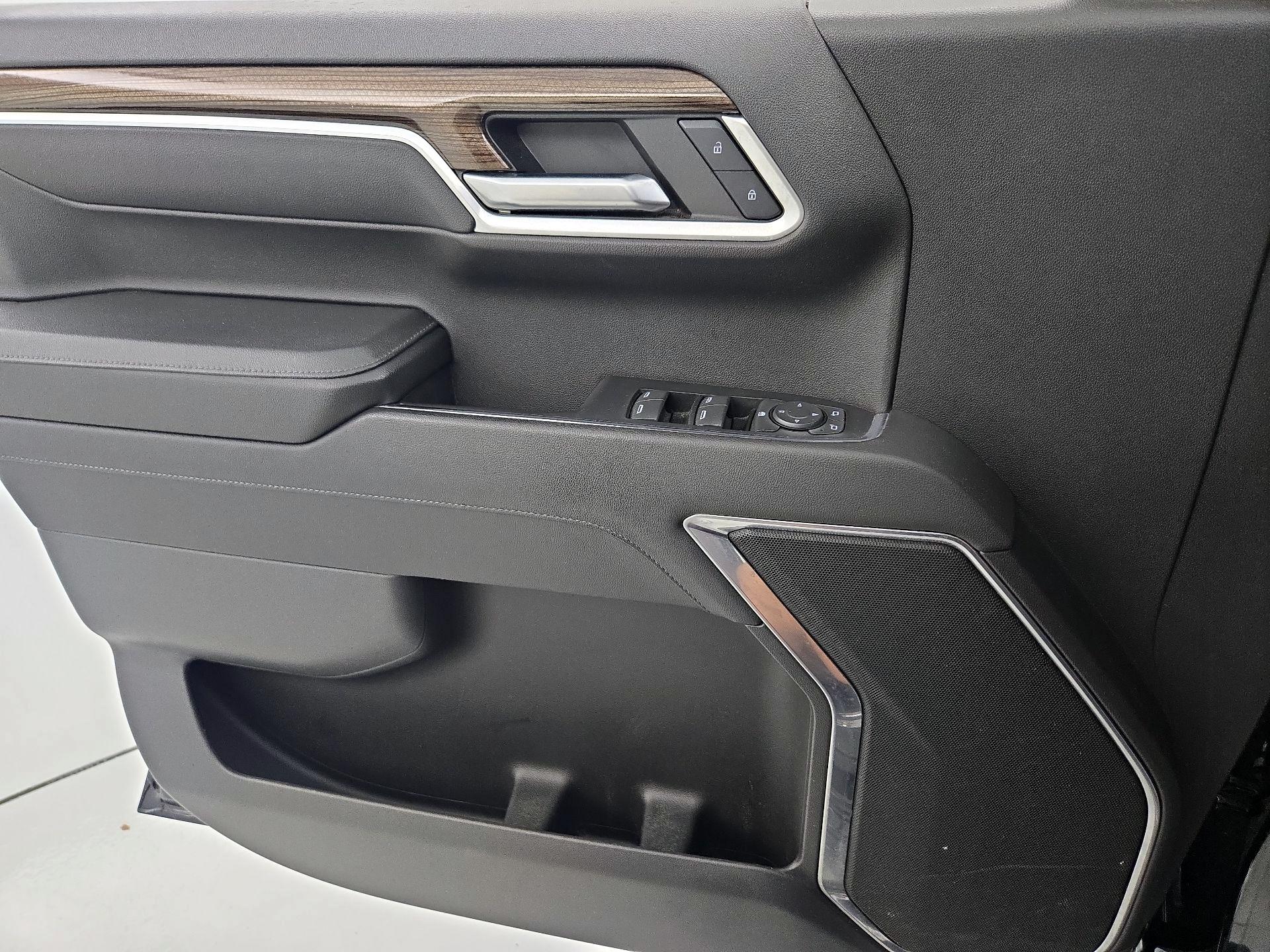 Thumbnail: 2022 Chevrolet Silverado 1500 - 12