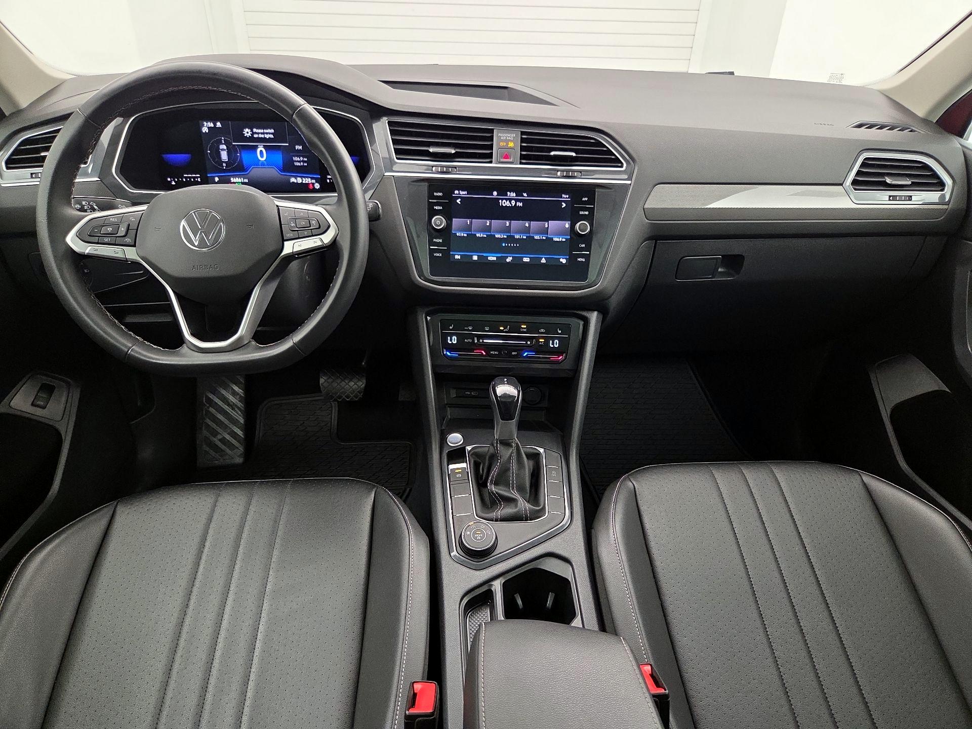 Thumbnail: 2022 Volkswagen Tiguan - 9
