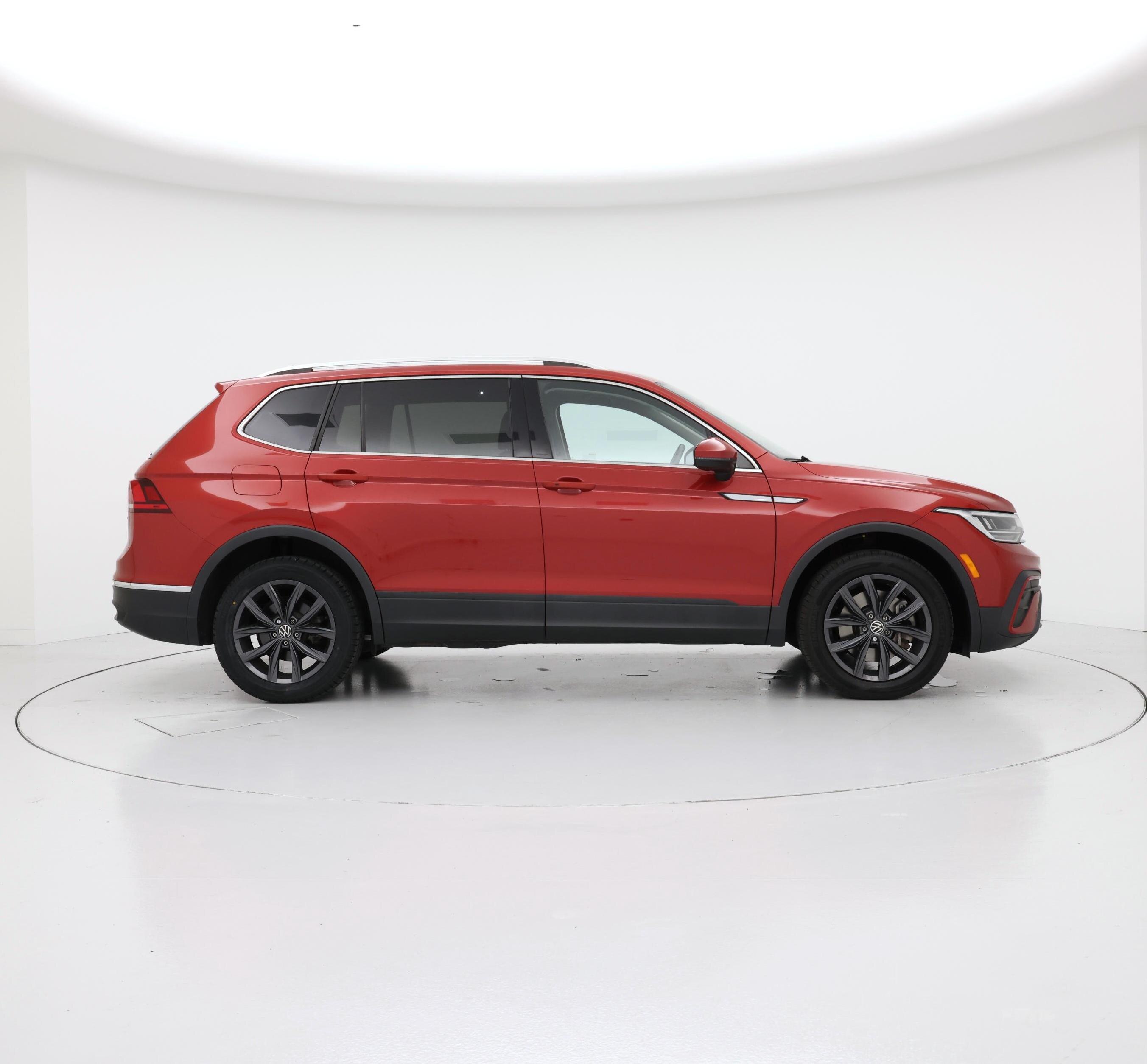 Thumbnail: 2022 Volkswagen Tiguan - 7