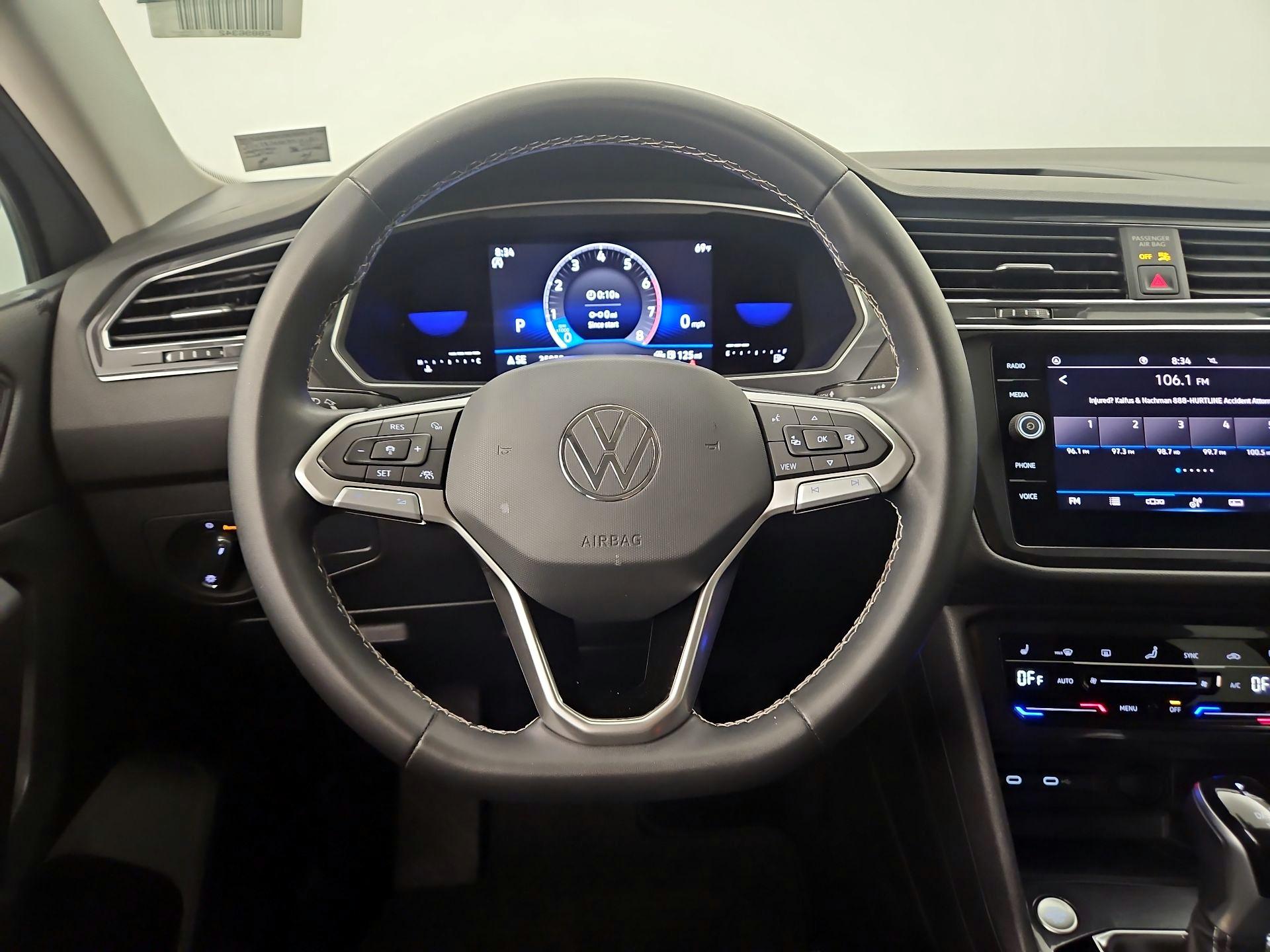 Thumbnail: 2023 Volkswagen Tiguan - 10