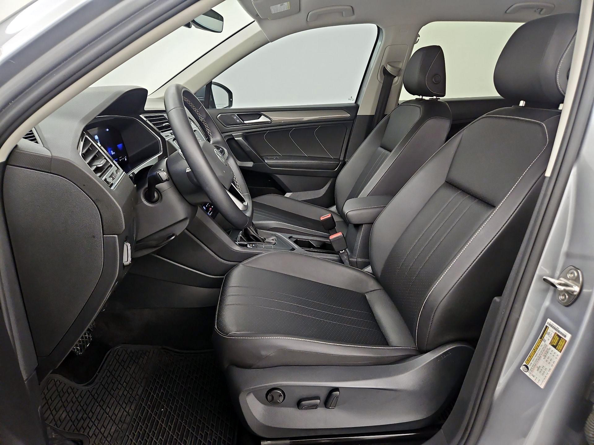 Thumbnail: 2023 Volkswagen Tiguan - 11