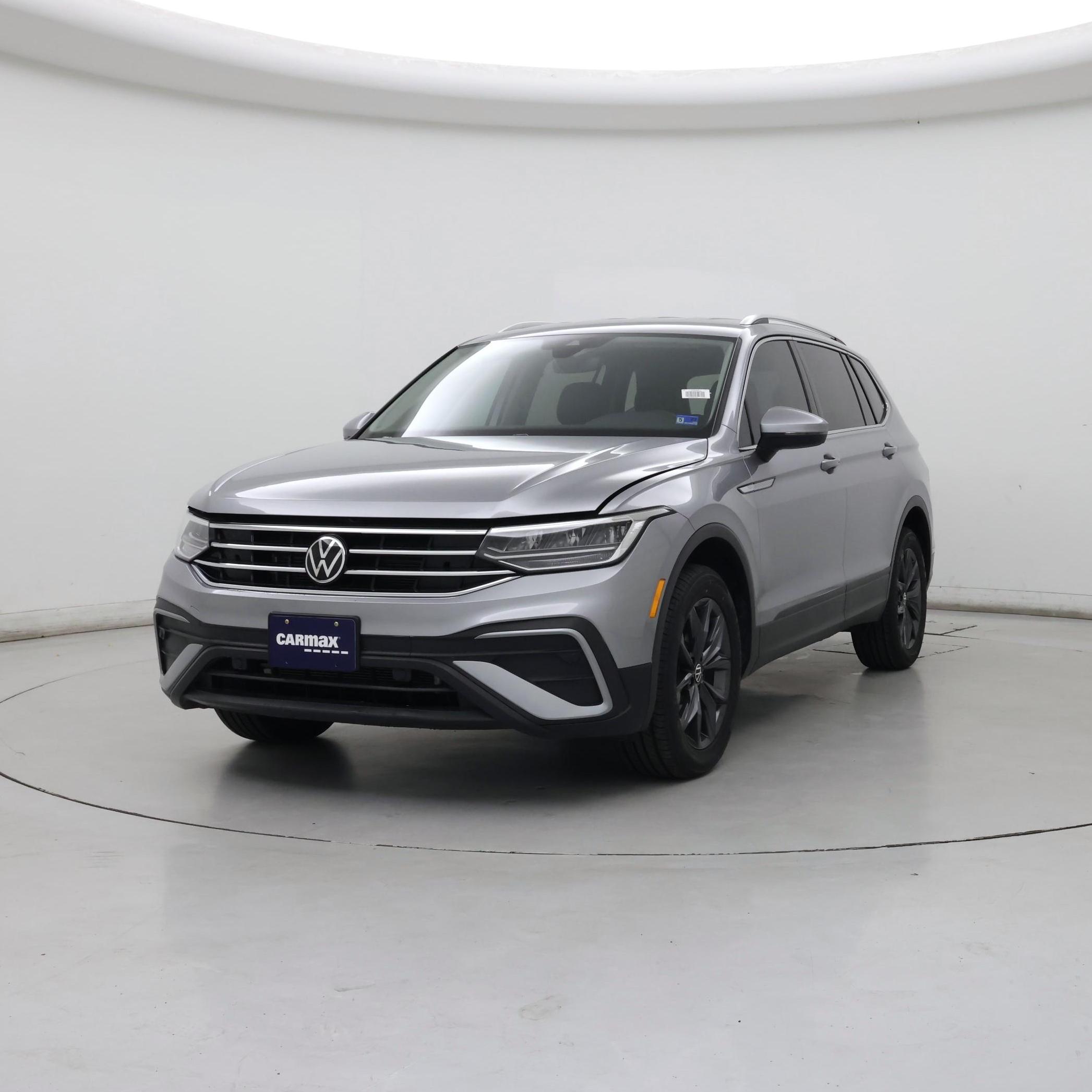 Thumbnail: 2023 Volkswagen Tiguan - 4