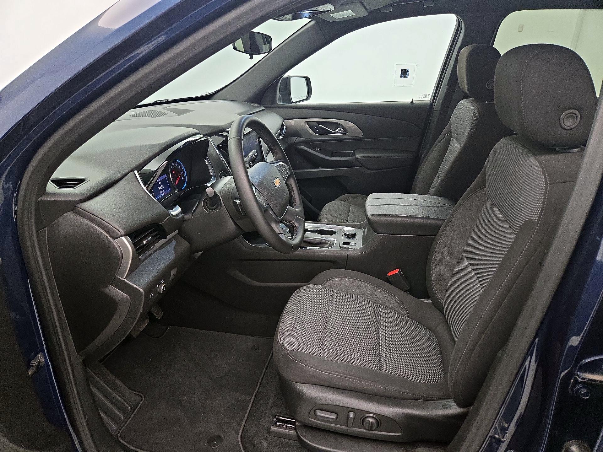 Thumbnail: 2023 Chevrolet Traverse - 11