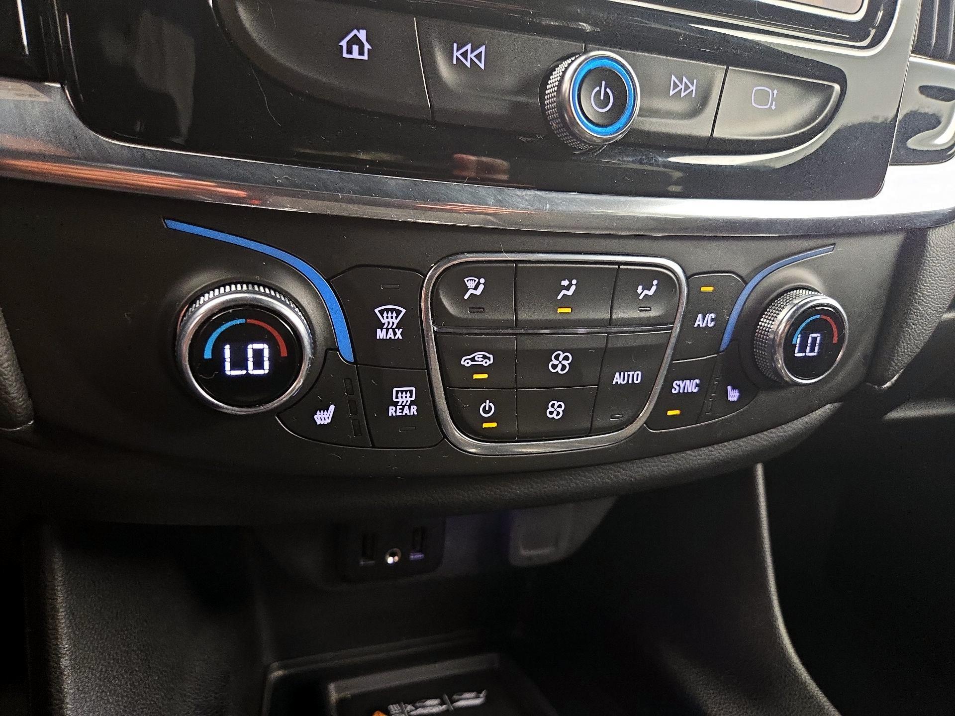 Thumbnail: 2023 Chevrolet Traverse - 16