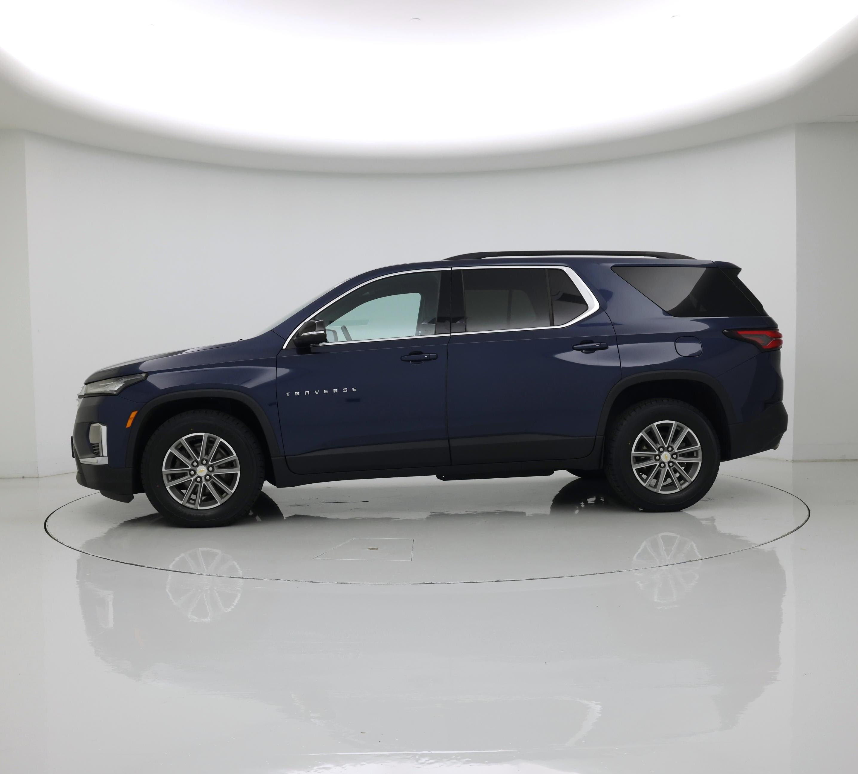 Thumbnail: 2023 Chevrolet Traverse - 3