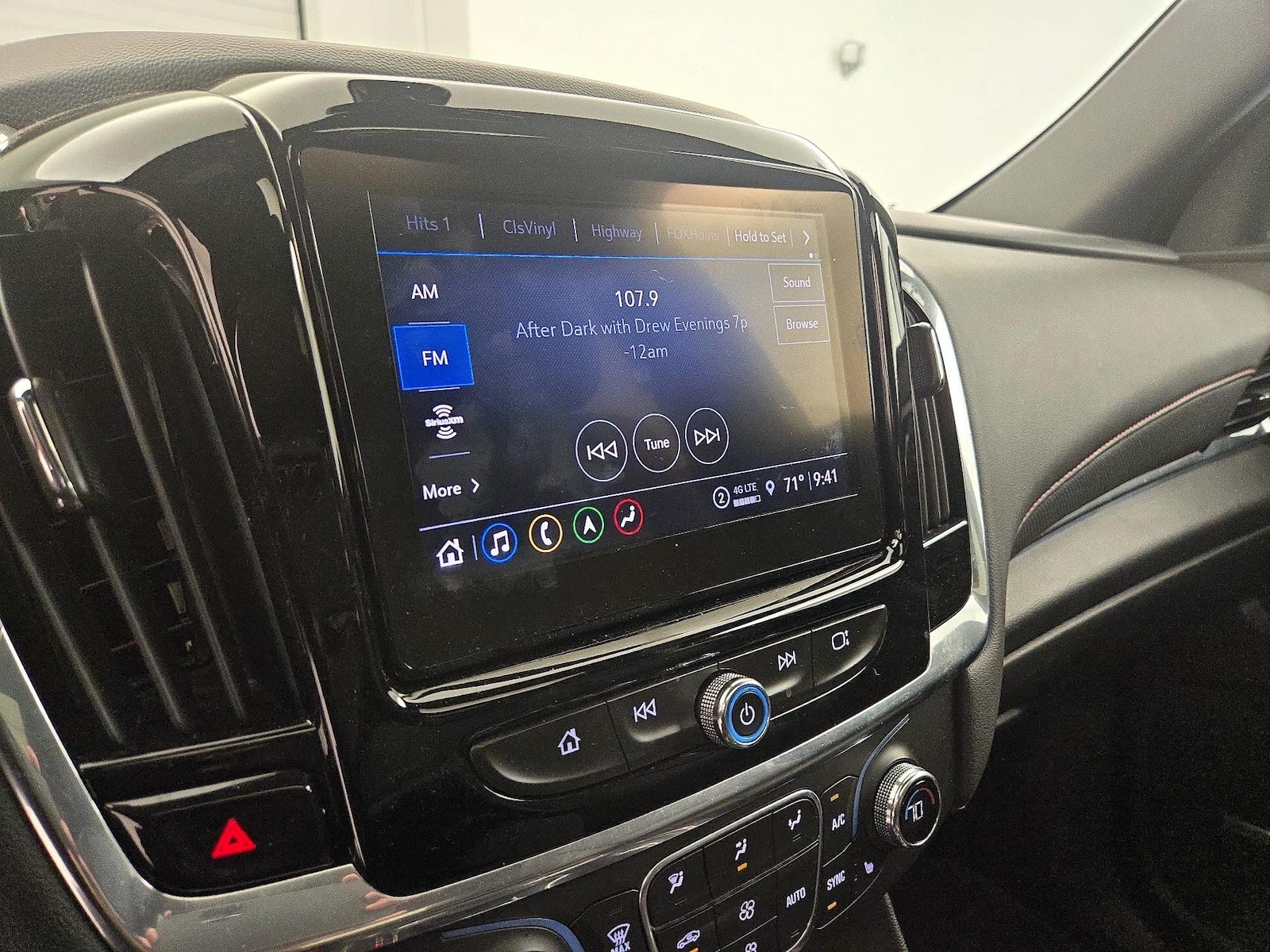 2023 Chevrolet Traverse RS - Photo 17