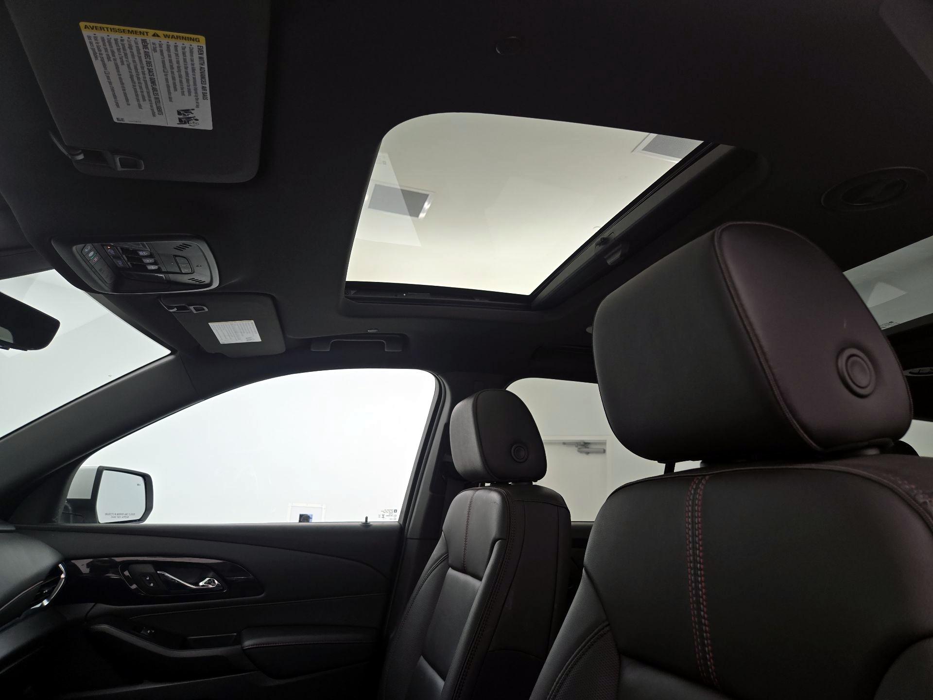 Thumbnail: 2023 Chevrolet Traverse - 20