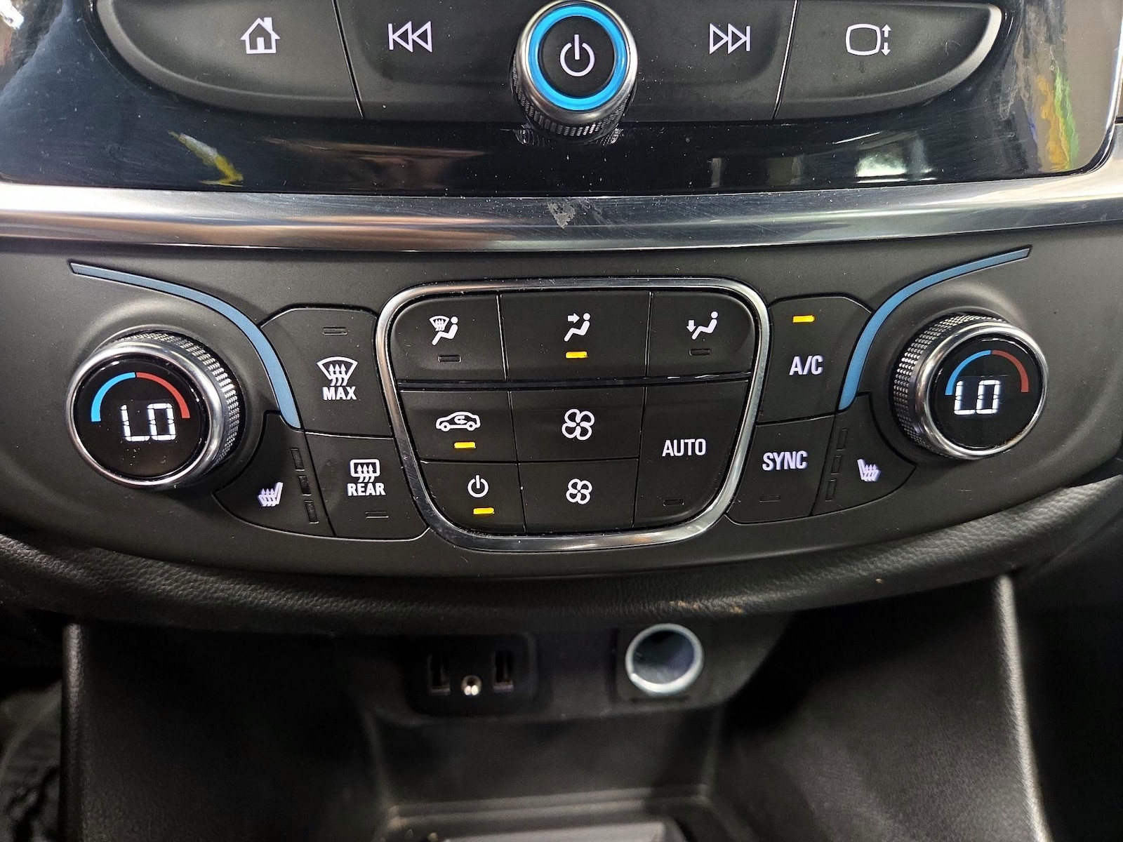 2023 Chevrolet Traverse 1LT - Photo 17