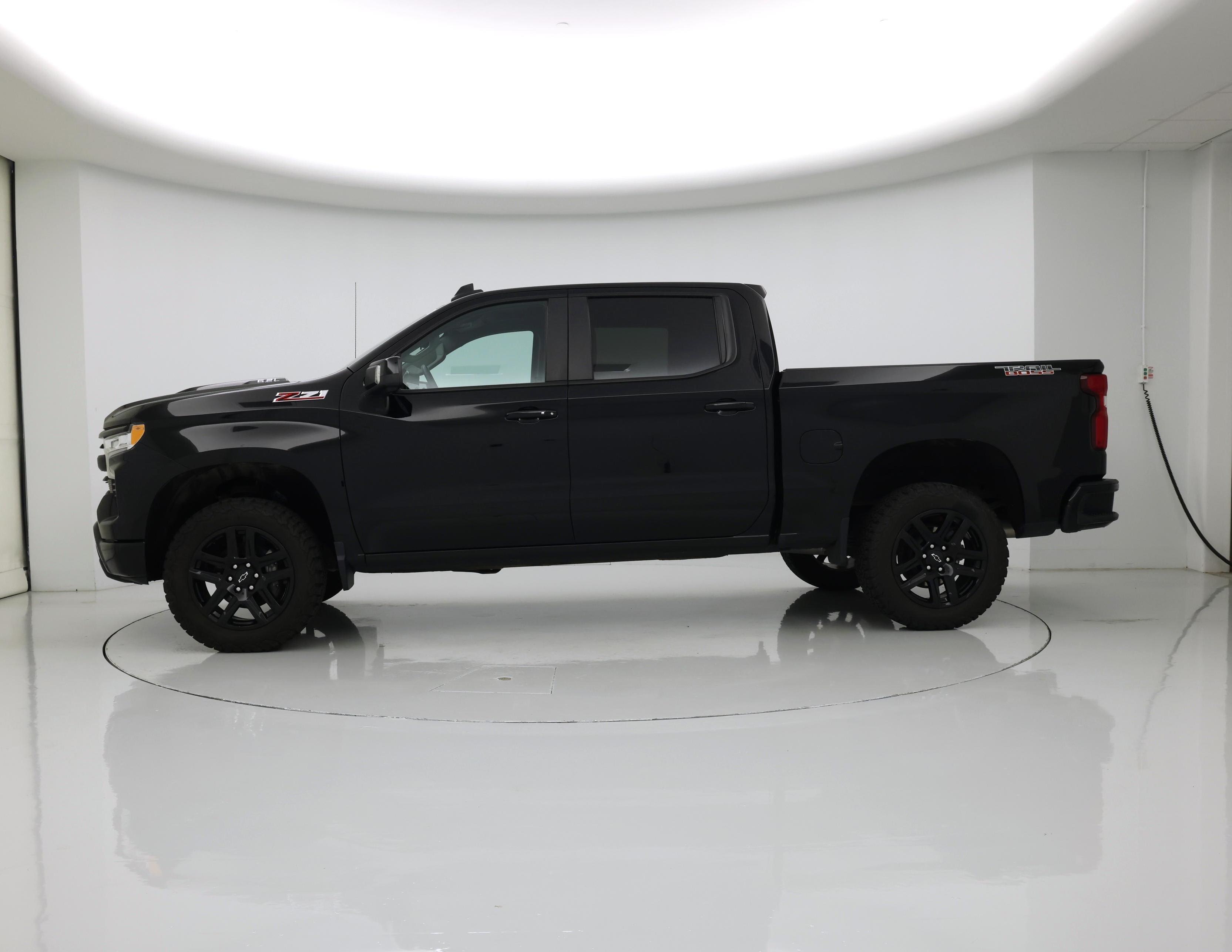 Thumbnail: 2023 Chevrolet Silverado 1500 - 3