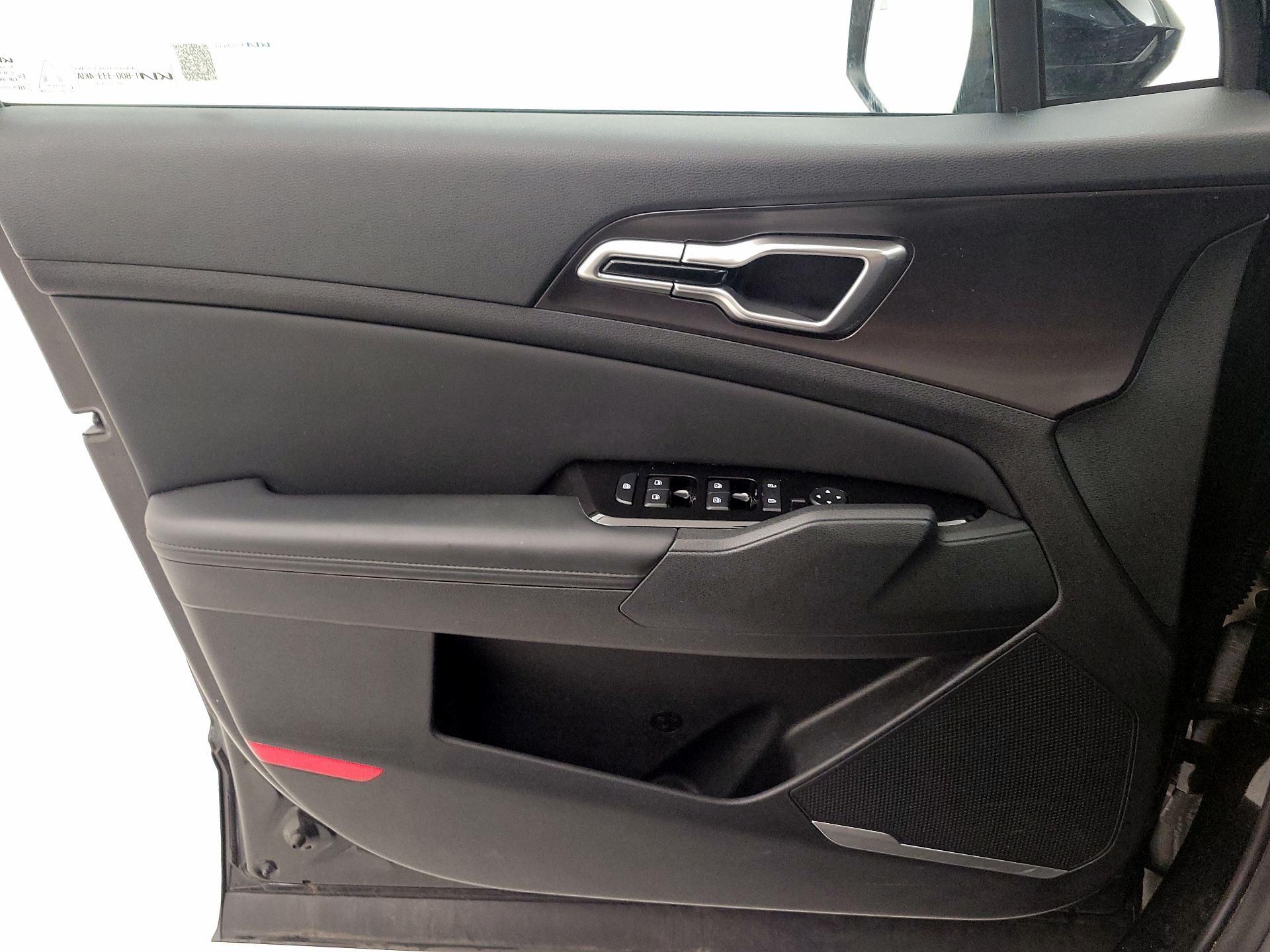 Thumbnail: 2023 Kia Sportage - 12