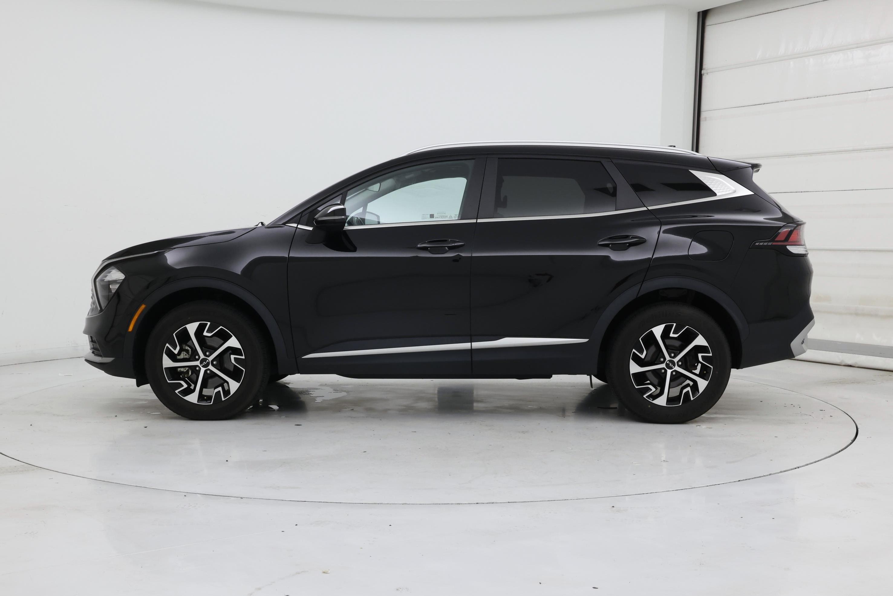 Thumbnail: 2023 Kia Sportage - 3