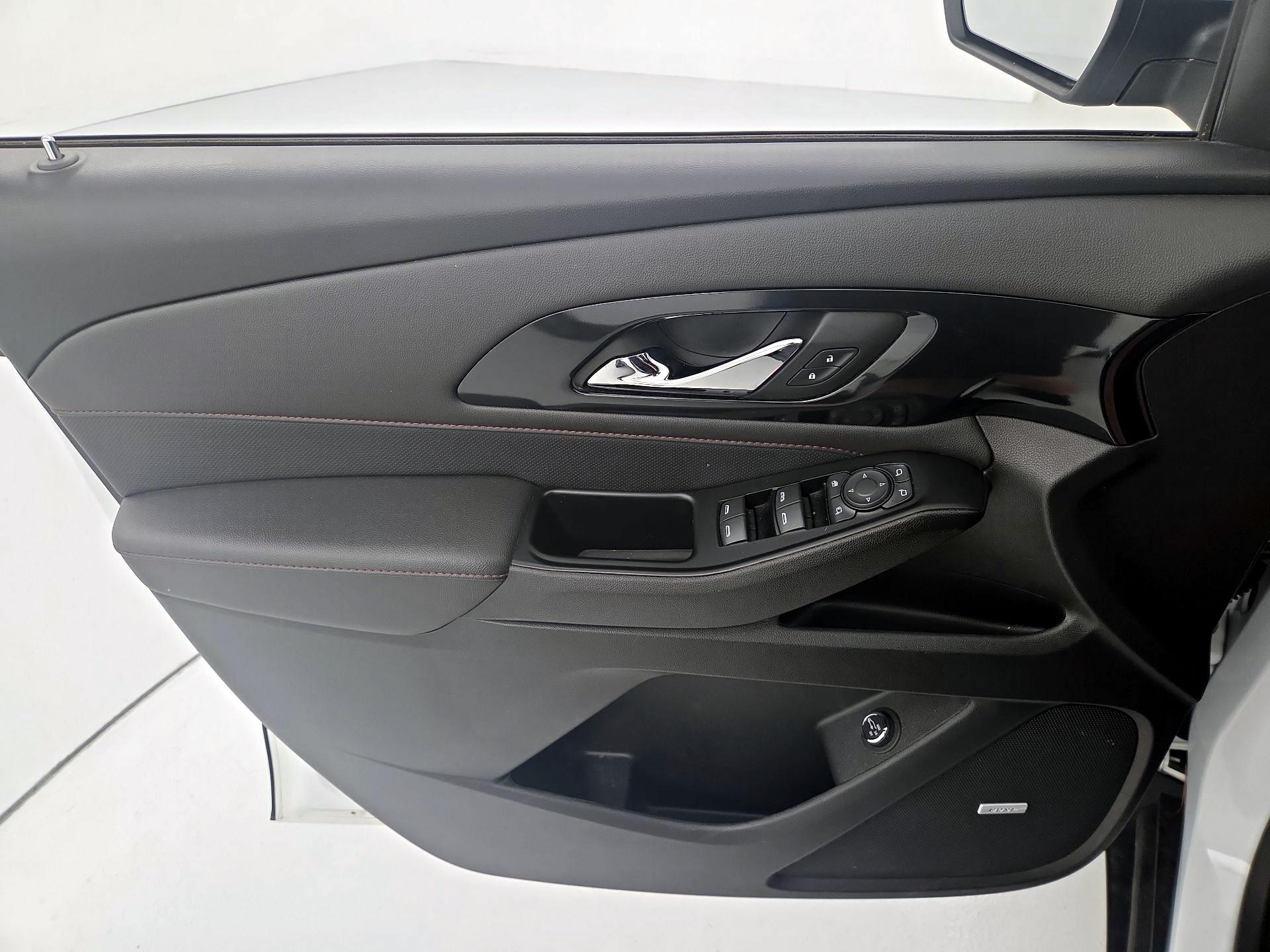 Thumbnail: 2023 Chevrolet Traverse - 12