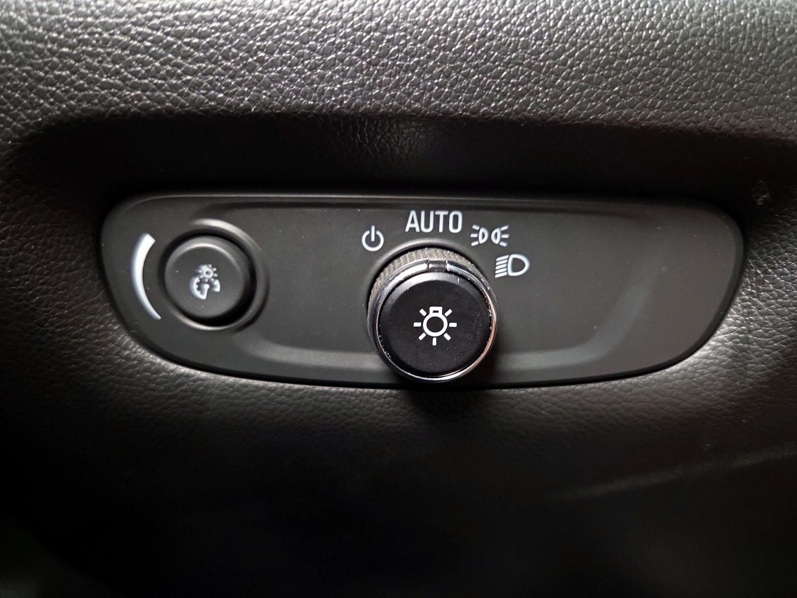 2023 Chevrolet Traverse 3LT - Photo 14