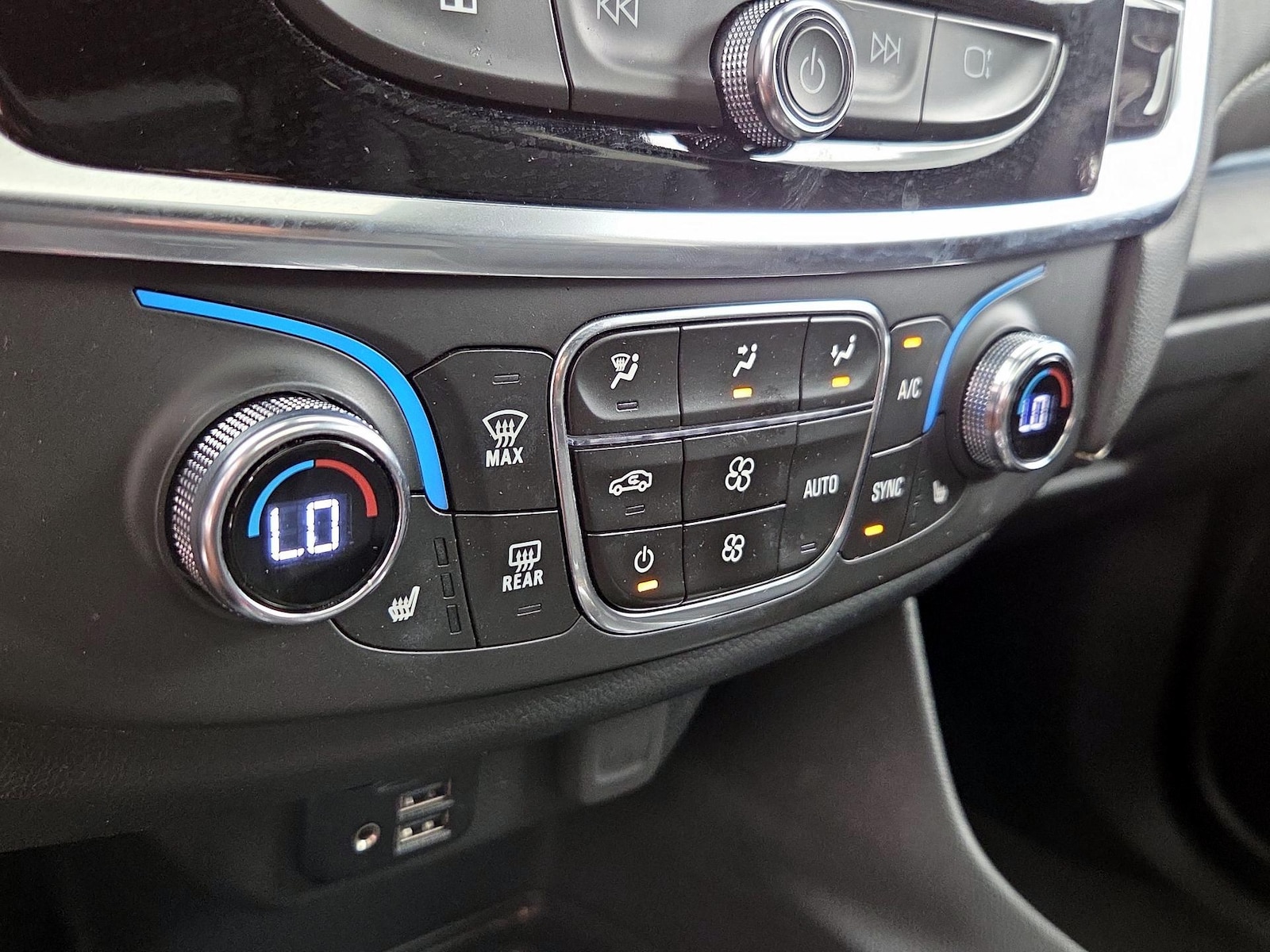 2023 Chevrolet Traverse 3LT - Photo 18