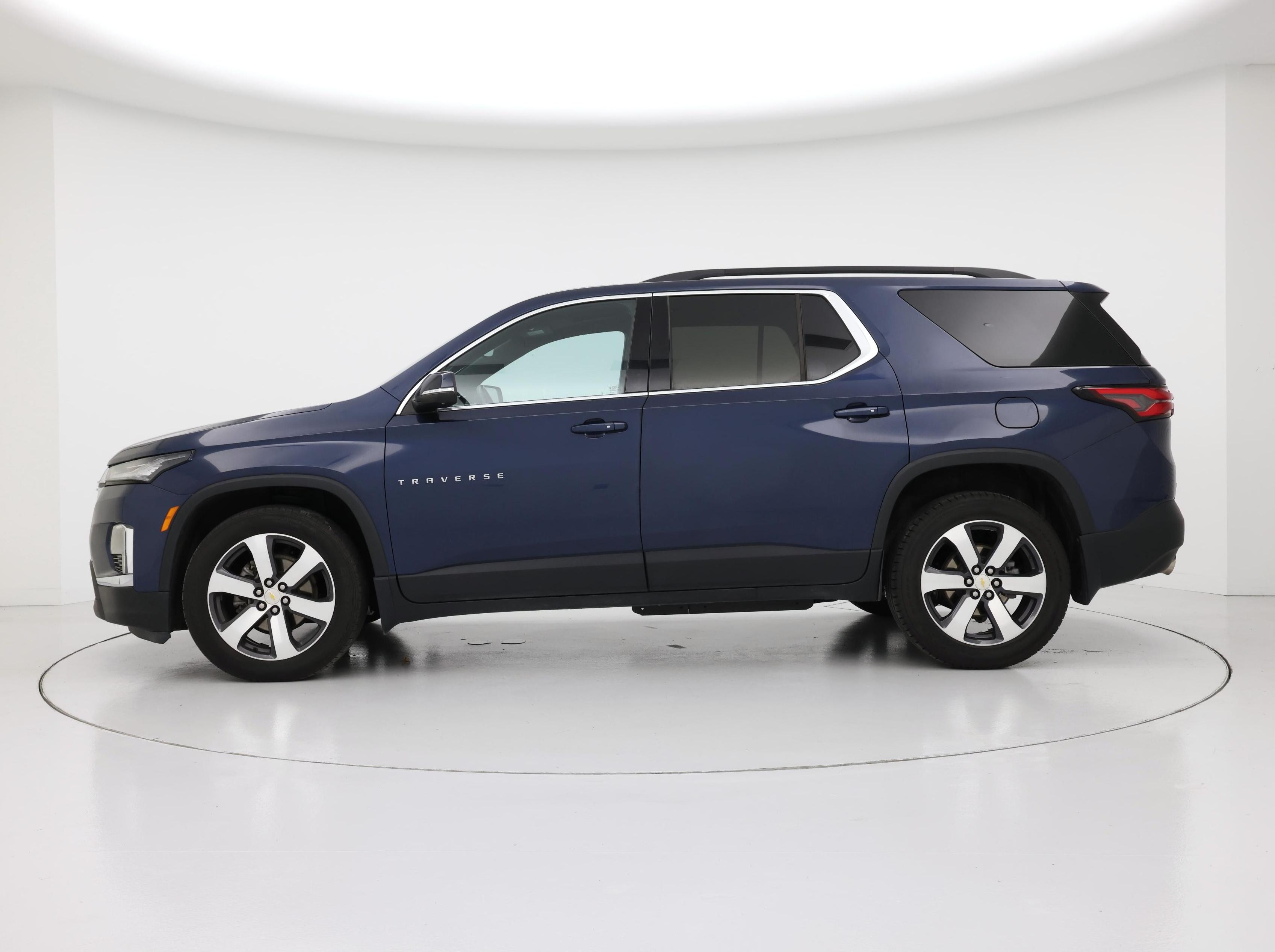 Thumbnail: 2023 Chevrolet Traverse - 3