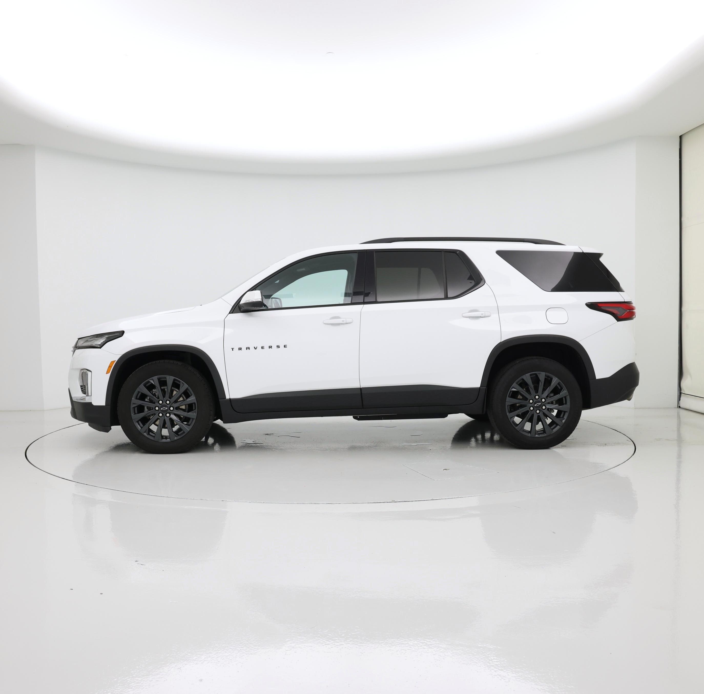Thumbnail: 2023 Chevrolet Traverse - 3