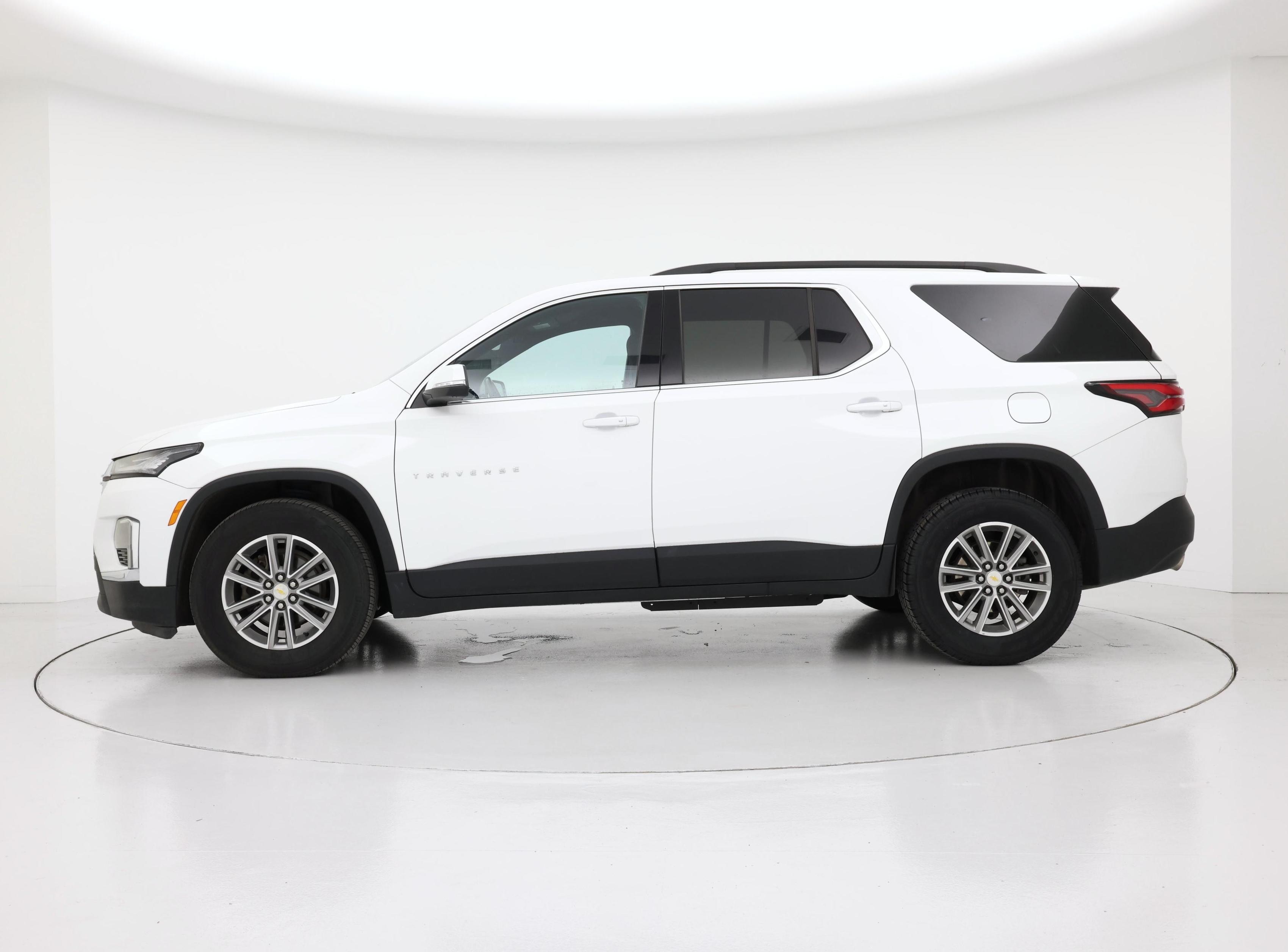 Thumbnail: 2023 Chevrolet Traverse - 3