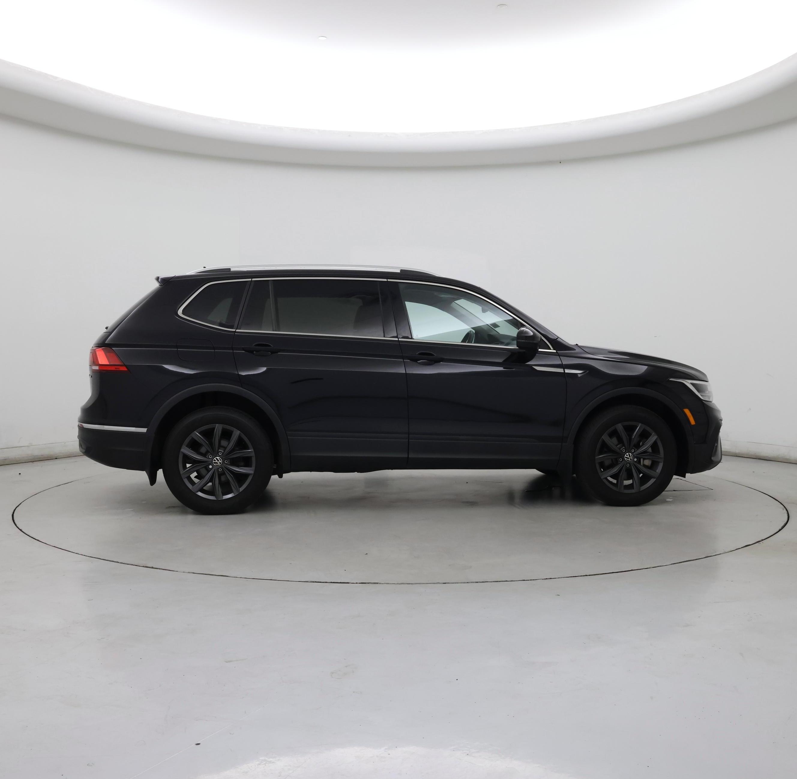 Thumbnail: 2022 Volkswagen Tiguan - 7