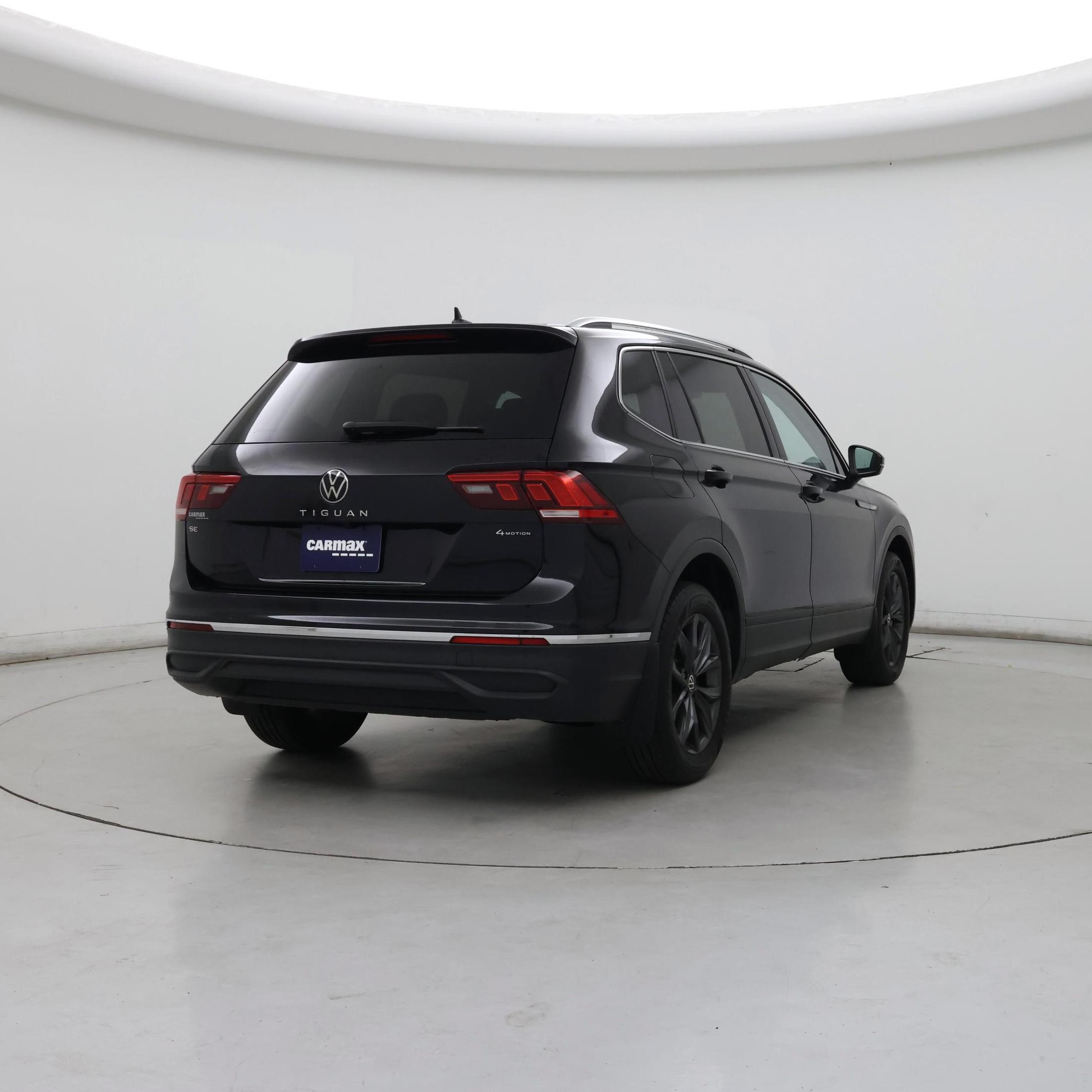 Thumbnail: 2022 Volkswagen Tiguan - 8