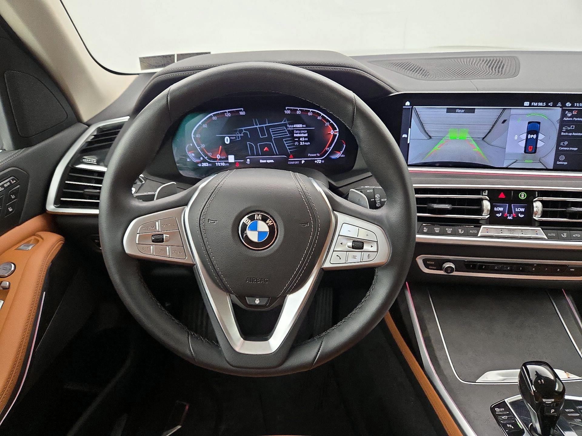 Thumbnail: 2022 BMW X7 - 10