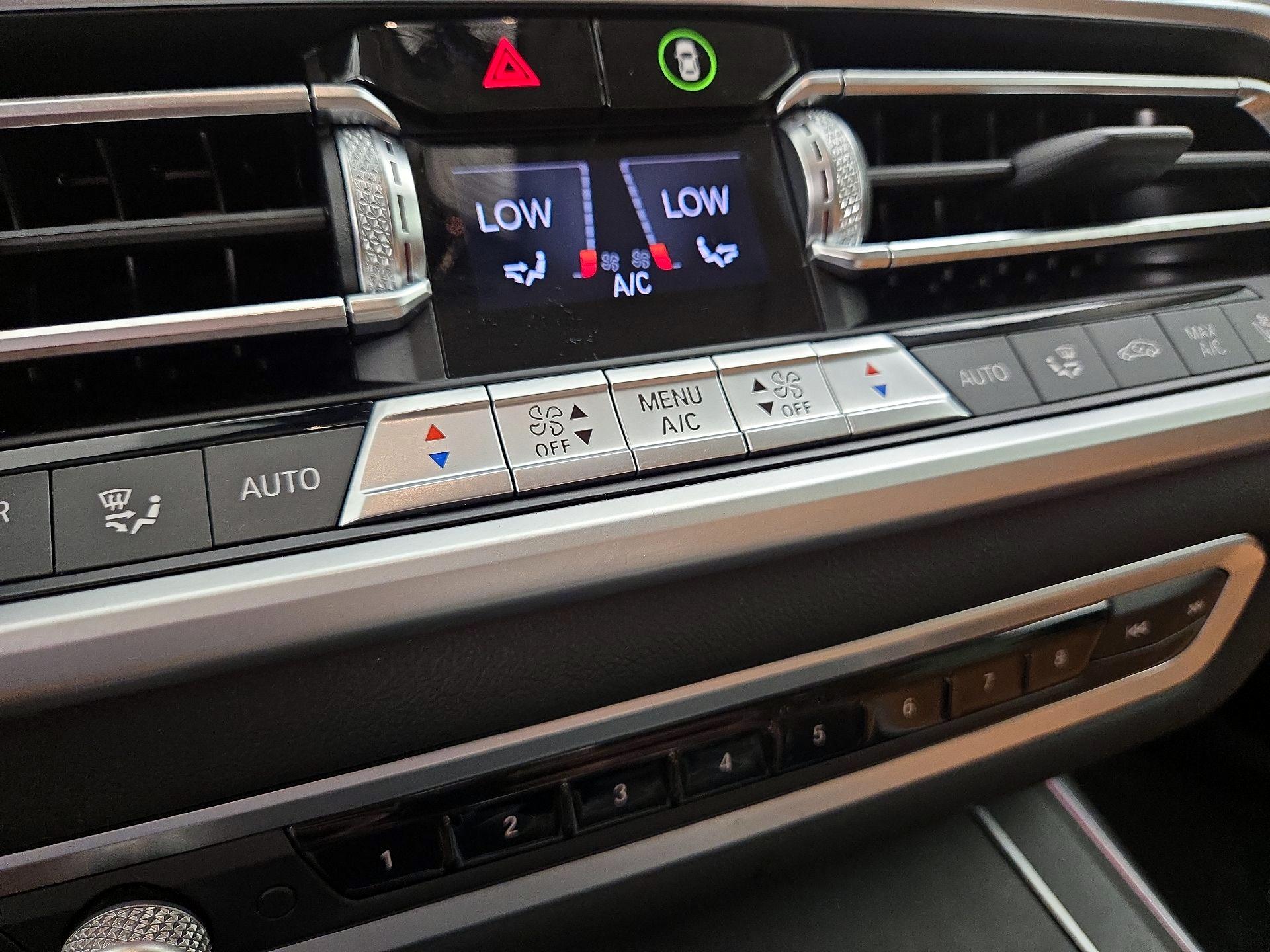 Thumbnail: 2022 BMW X7 - 16