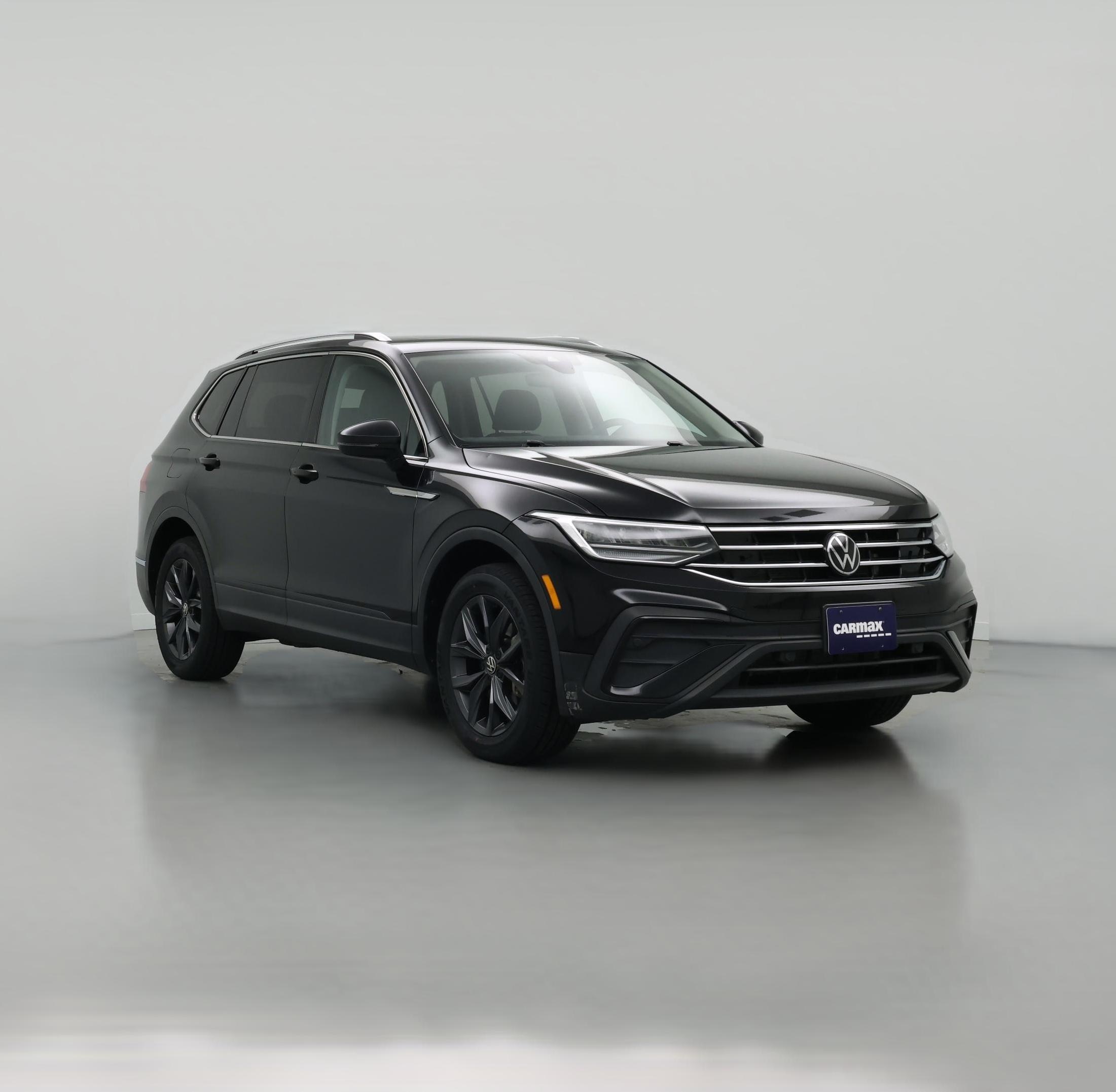 Thumbnail: 2023 Volkswagen Tiguan - 1