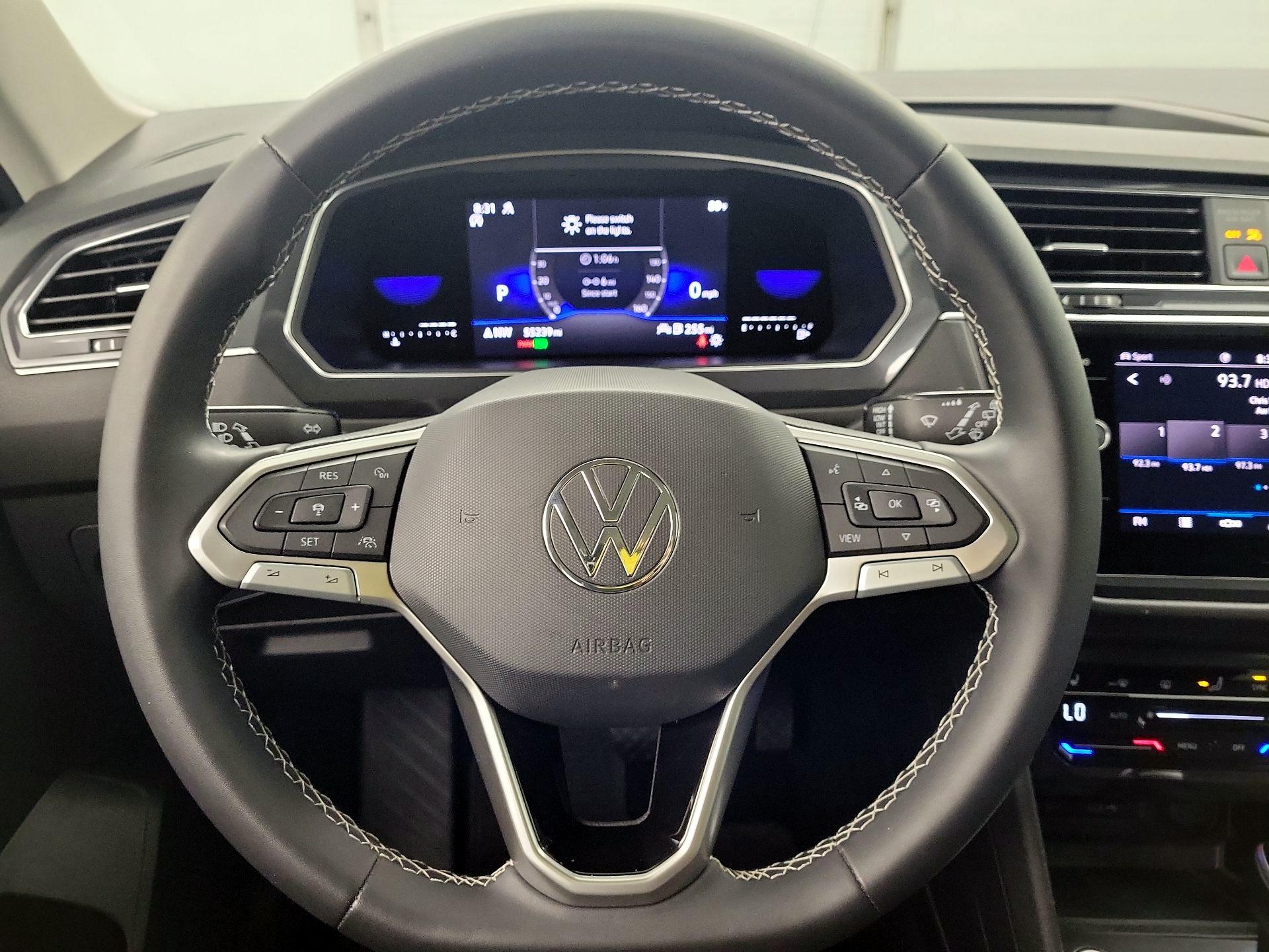 Thumbnail: 2023 Volkswagen Tiguan - 10