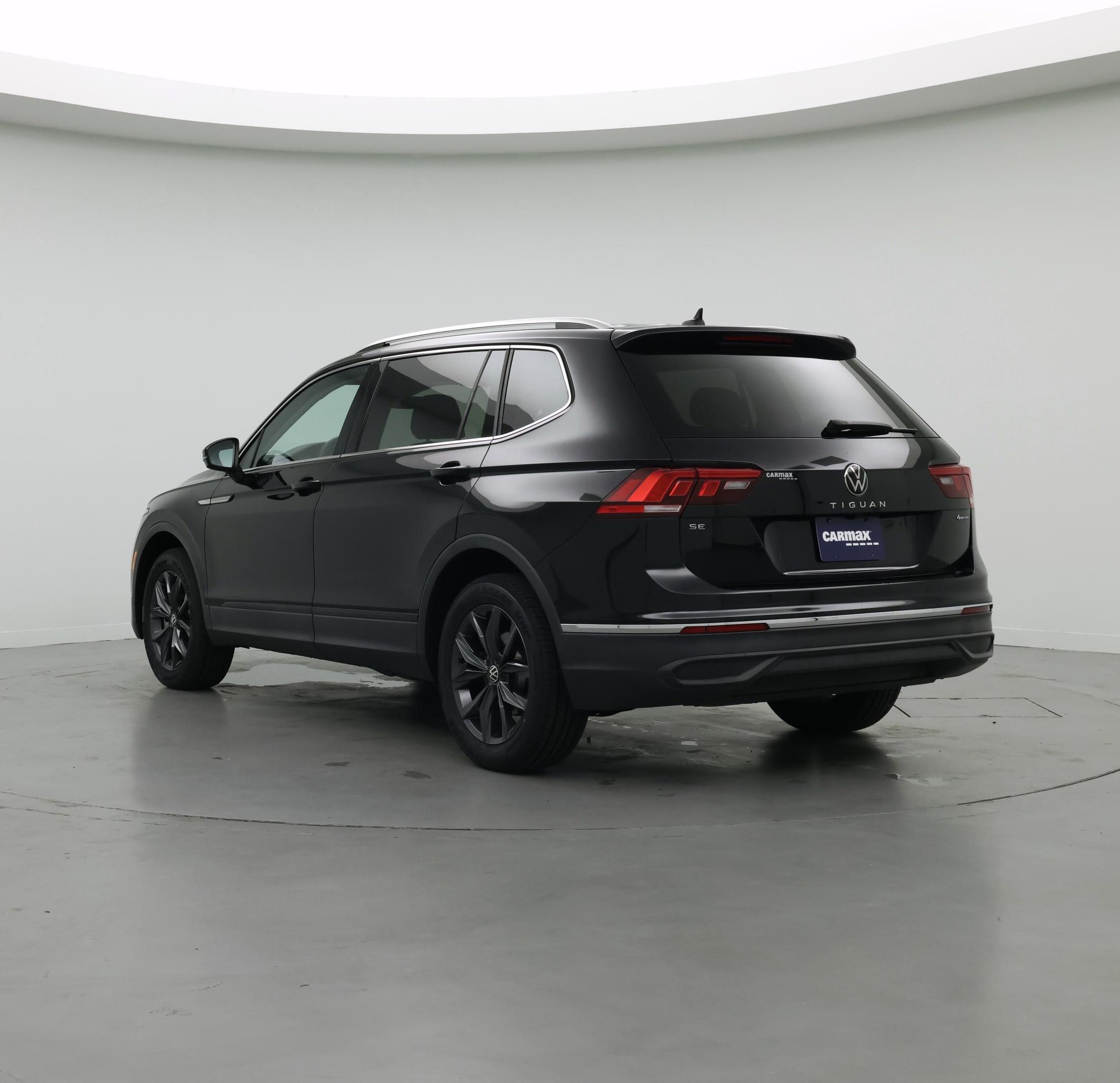 Thumbnail: 2023 Volkswagen Tiguan - 2