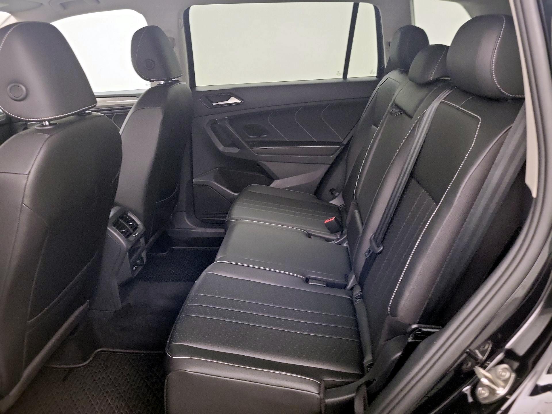 Thumbnail: 2023 Volkswagen Tiguan - 20