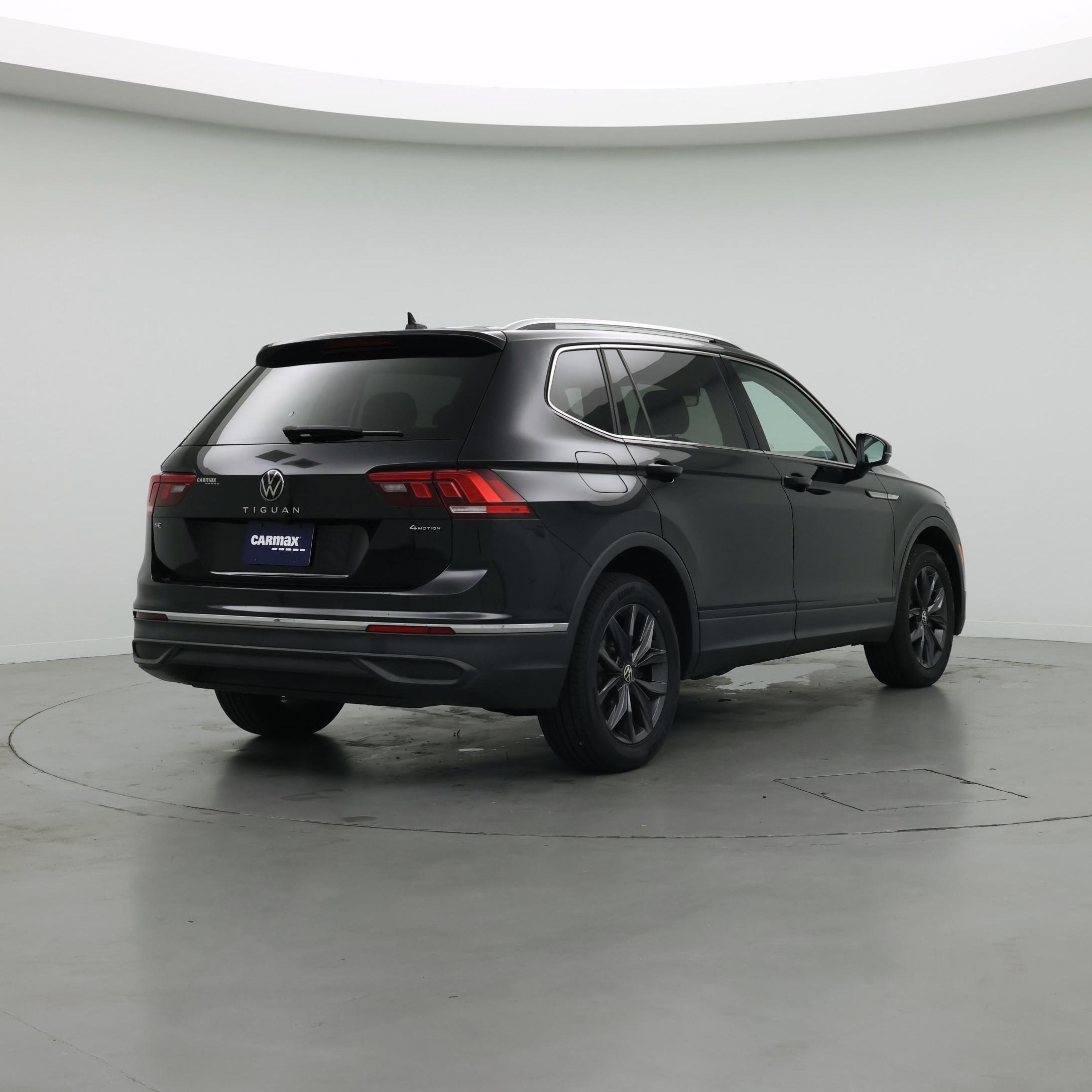 Thumbnail: 2023 Volkswagen Tiguan - 8