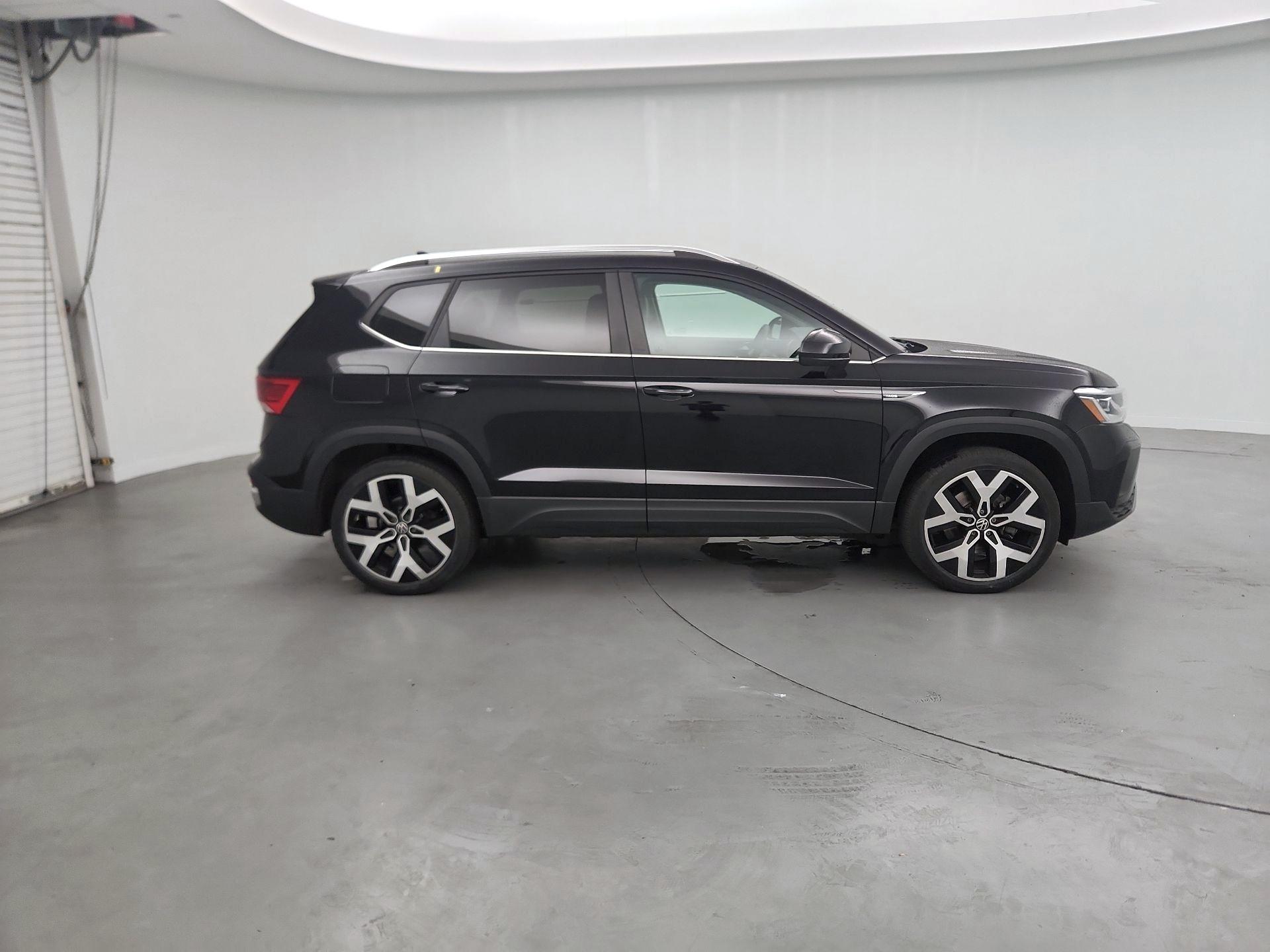 Thumbnail: 2023 Volkswagen Taos - 4