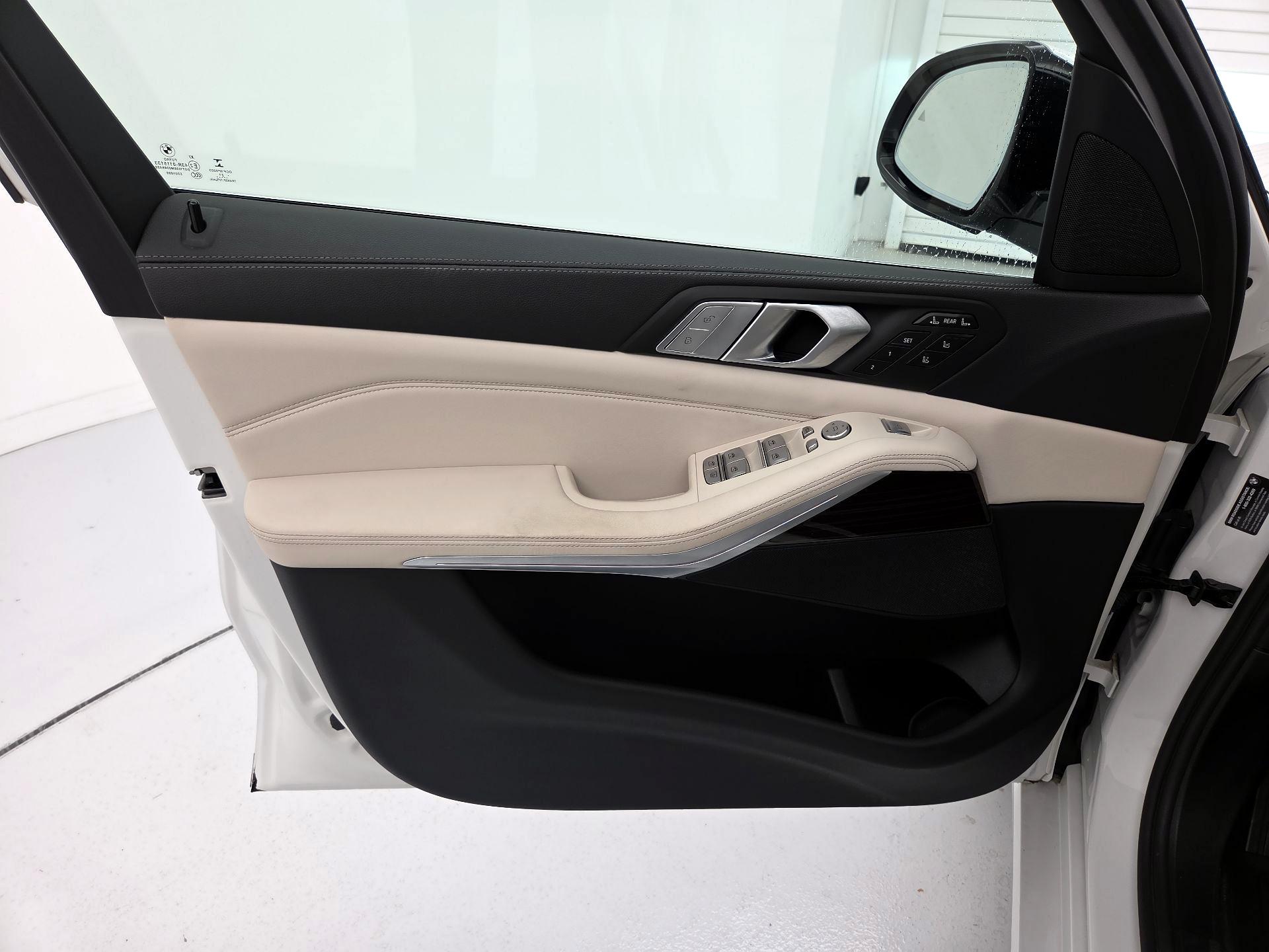 Thumbnail: 2021 BMW X7 - 12