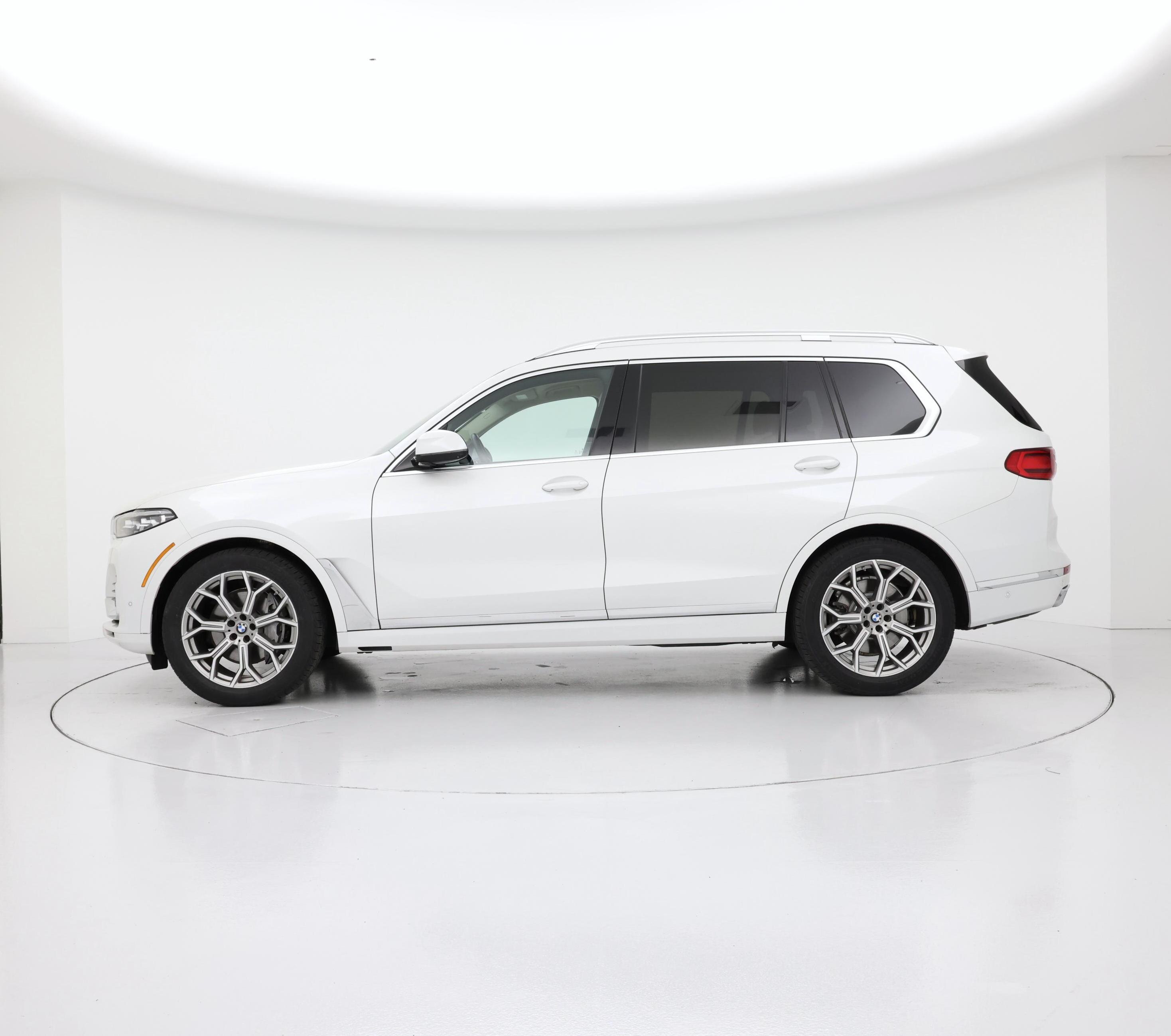 Thumbnail: 2021 BMW X7 - 3
