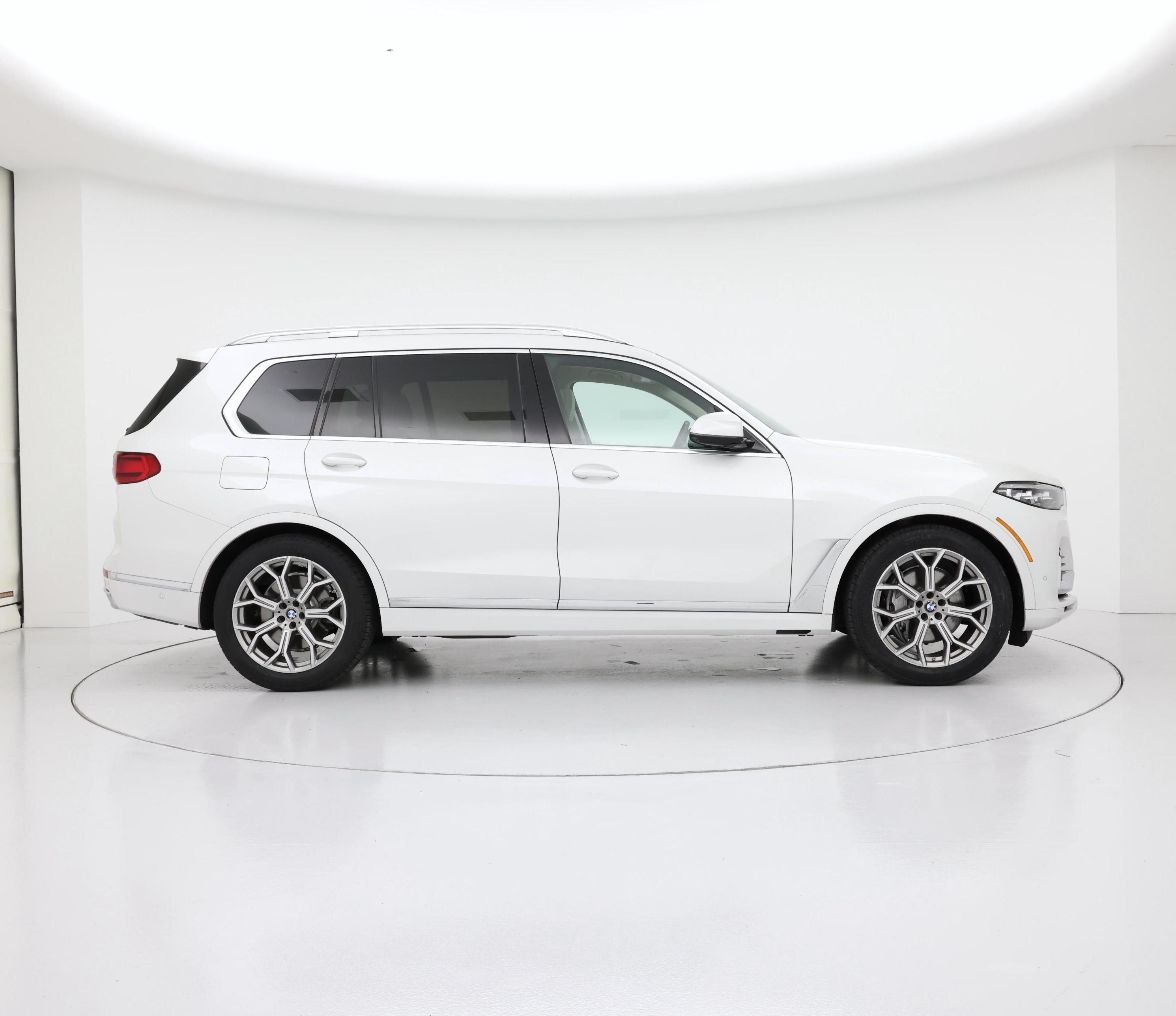 Thumbnail: 2021 BMW X7 - 7