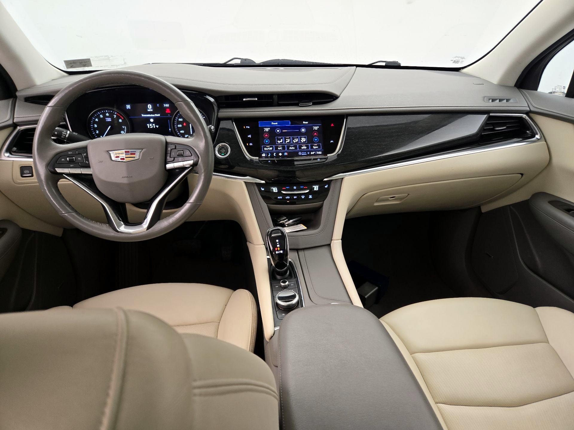 Thumbnail: 2022 Cadillac XT6 - 9