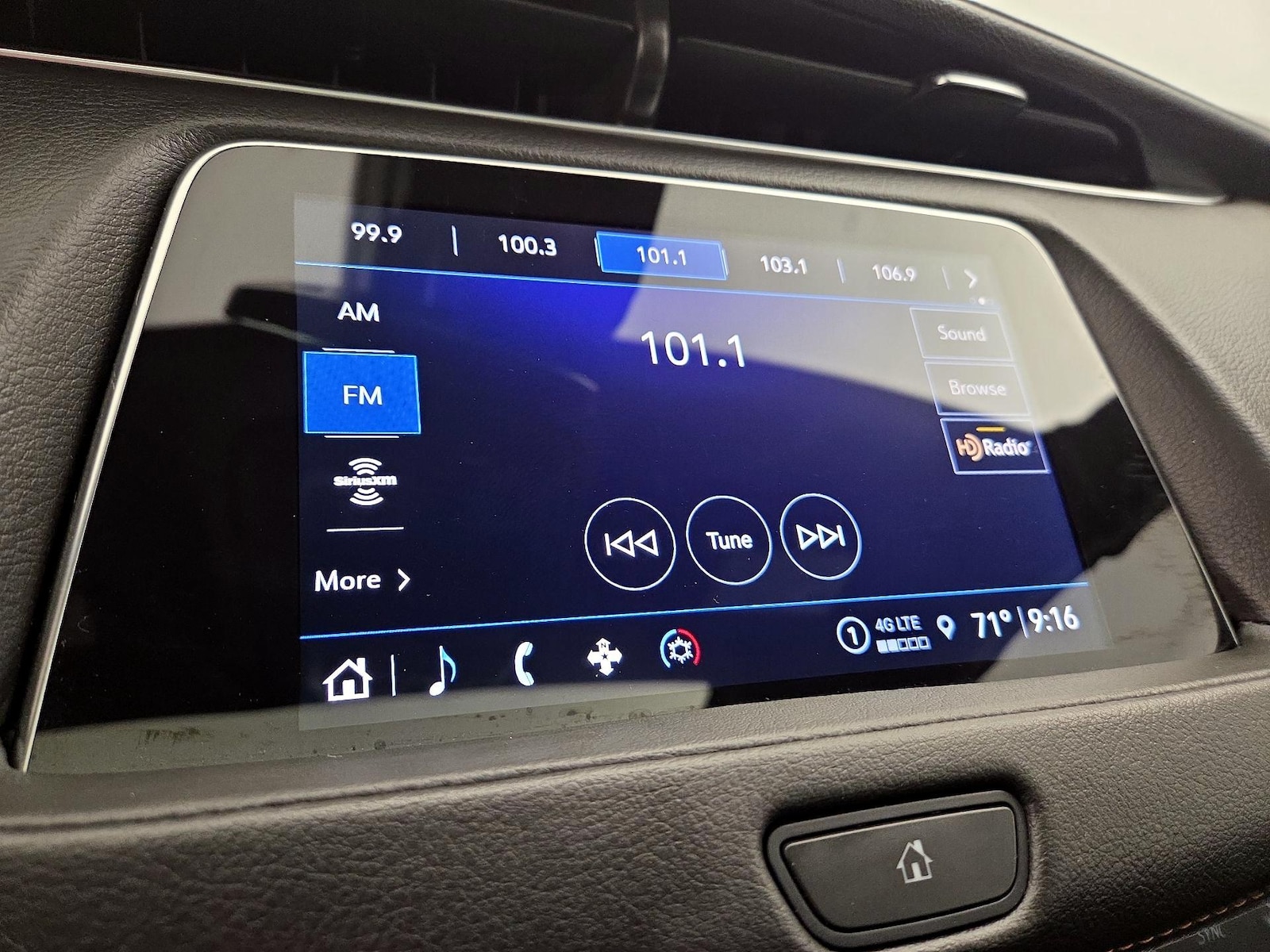 2023 Cadillac XT4 Sport - Photo 17