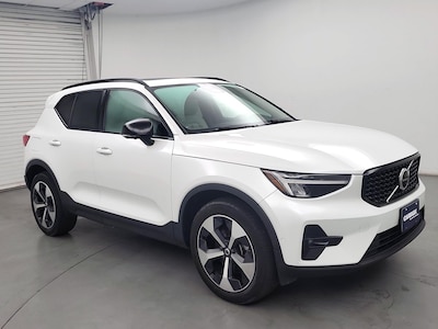 2023 Volvo XC40 B5 Plus Dark Theme