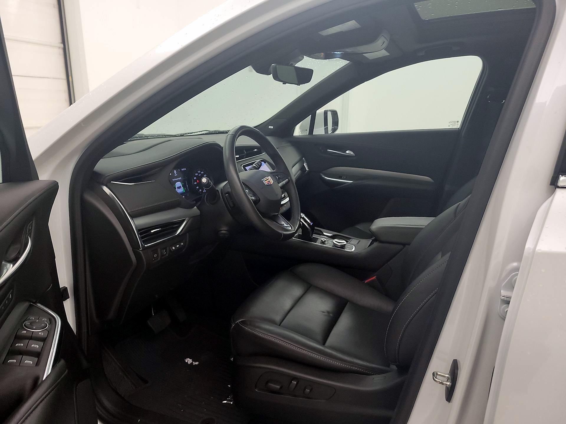 Thumbnail: 2022 Cadillac XT4 - 11