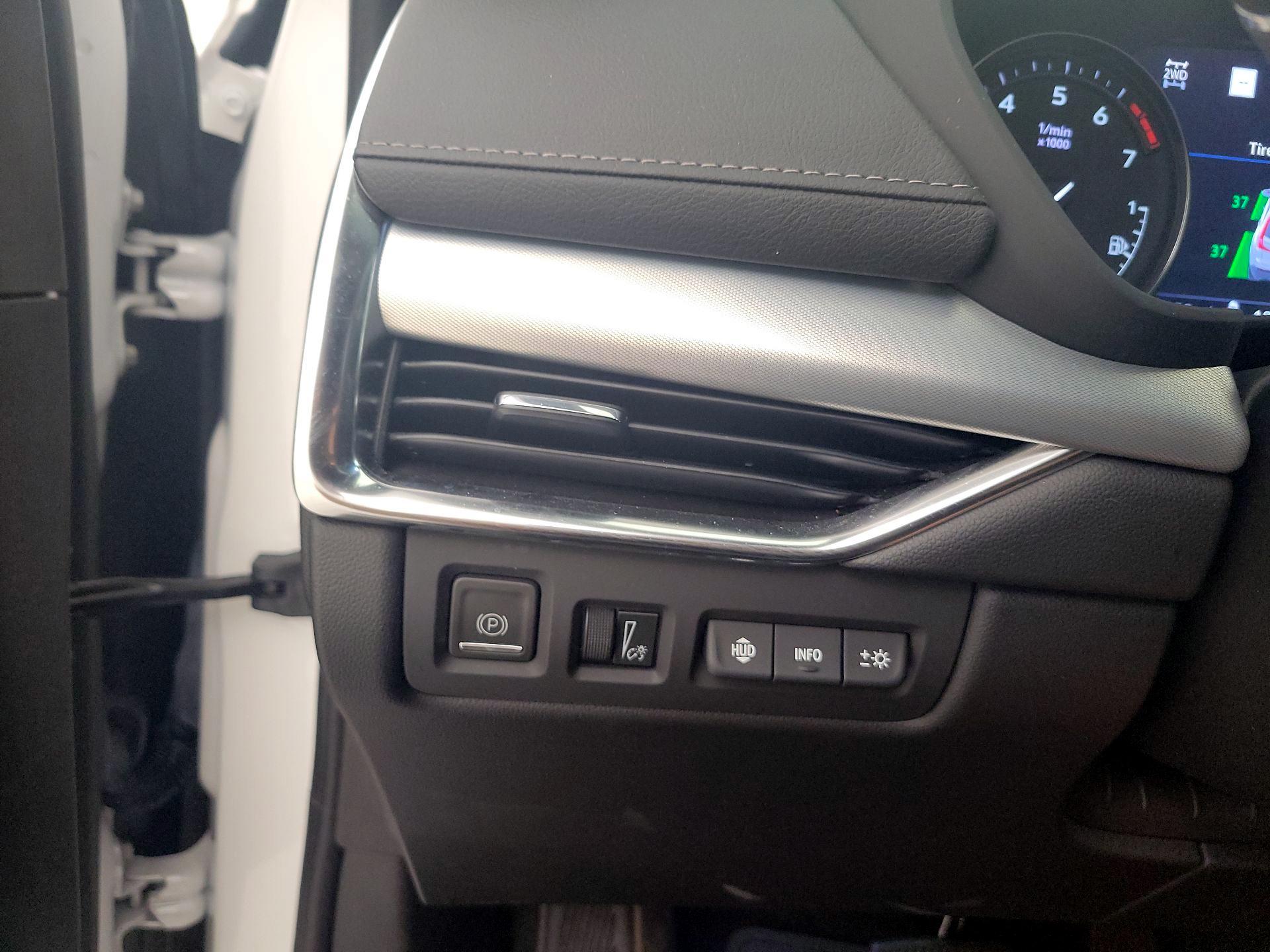 Thumbnail: 2022 Cadillac XT4 - 13