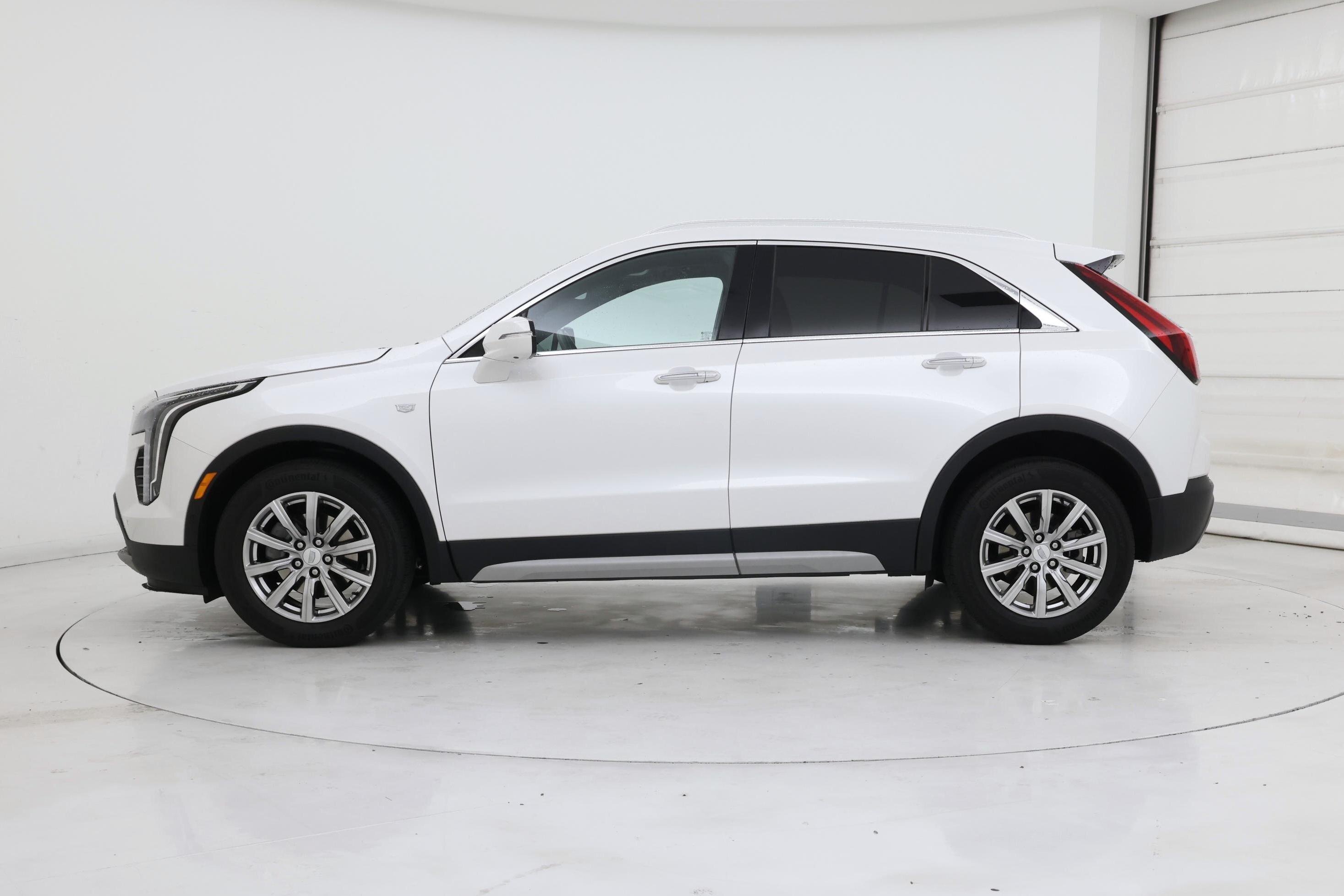Thumbnail: 2022 Cadillac XT4 - 3