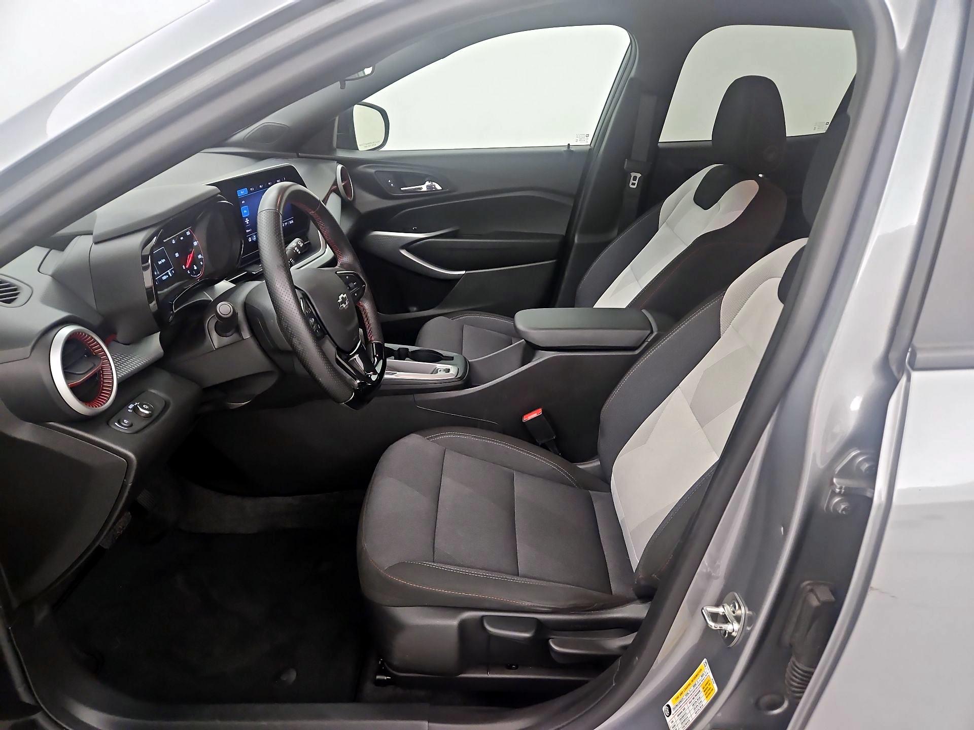 Thumbnail: 2025 Chevrolet Trax - 11