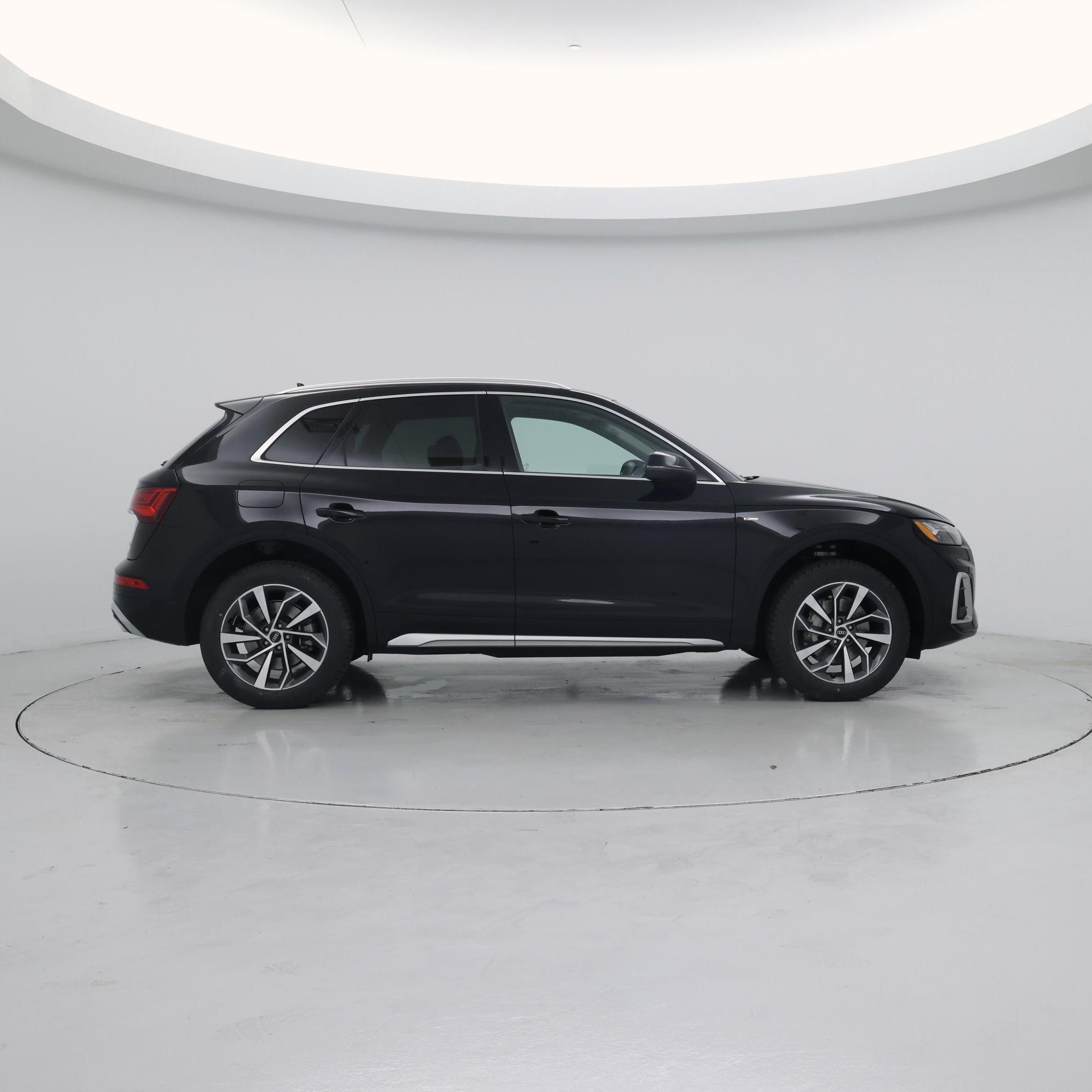 Thumbnail: 2023 Audi Q5 - 7