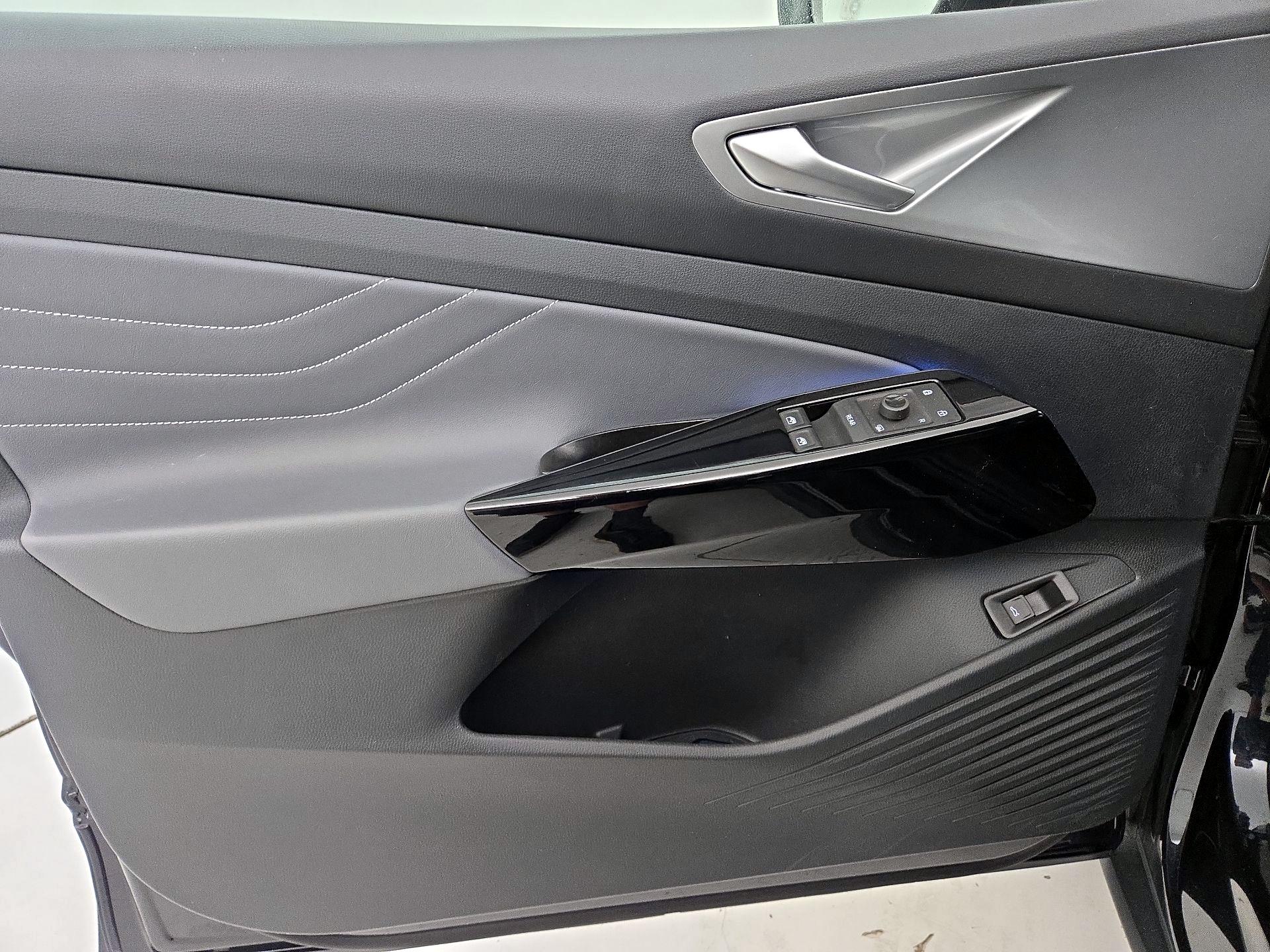 Thumbnail: 2023 Volkswagen ID.4 - 12