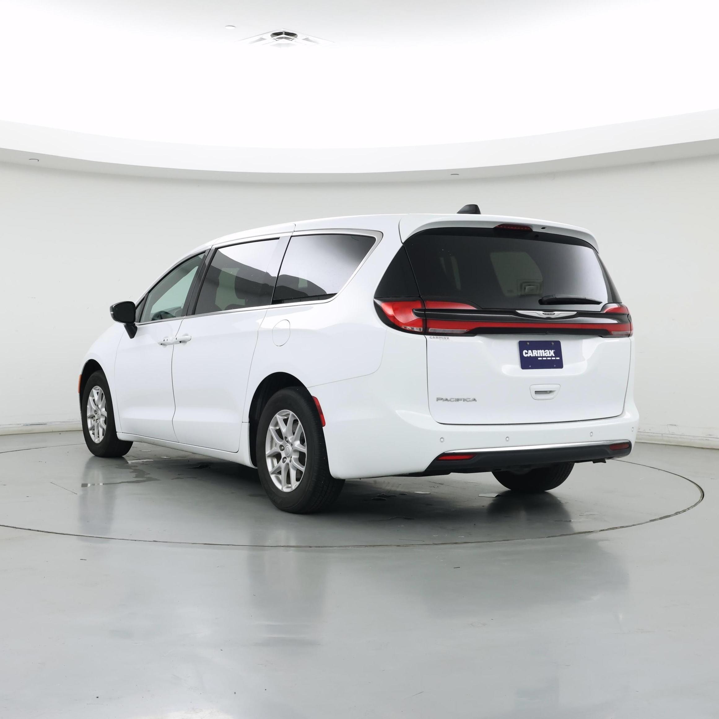 Thumbnail: 2025 Chrysler Pacifica - 2
