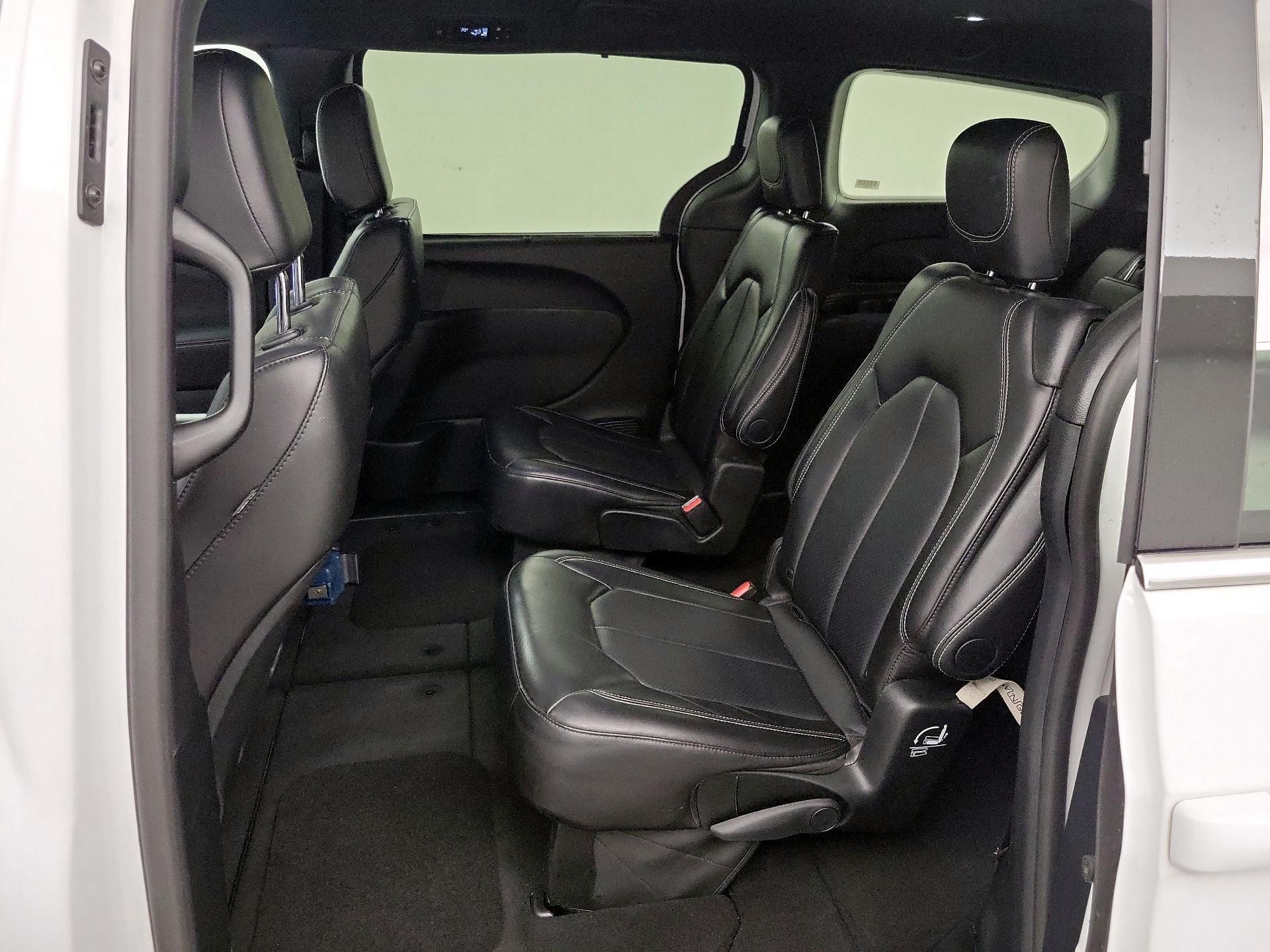 Thumbnail: 2025 Chrysler Pacifica - 19