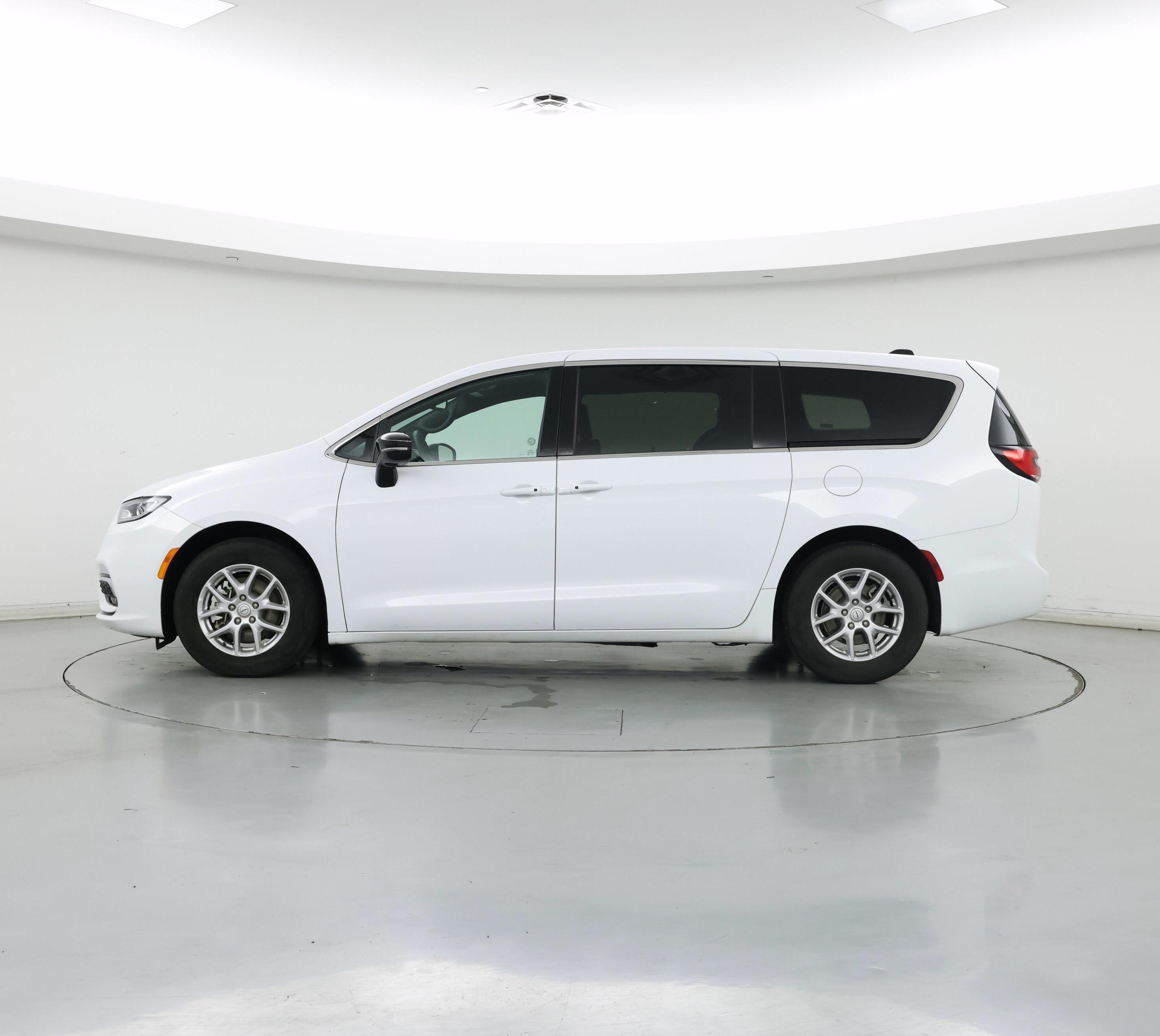 Thumbnail: 2025 Chrysler Pacifica - 3