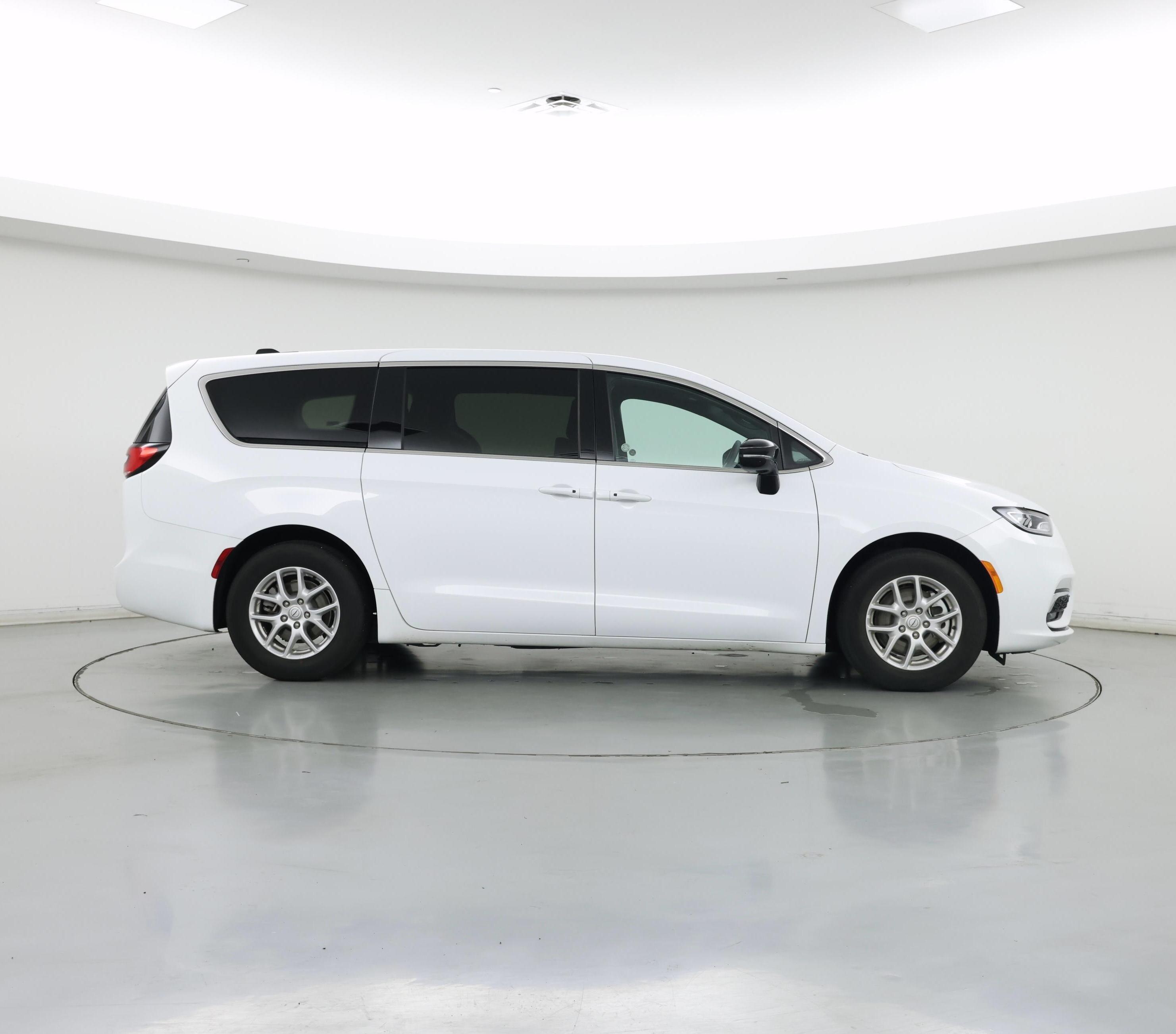 Thumbnail: 2025 Chrysler Pacifica - 7