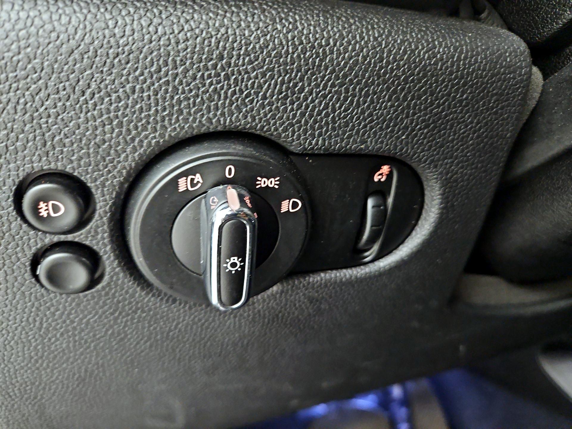 Thumbnail: 2019 MINI Cooper Hardtop - 13