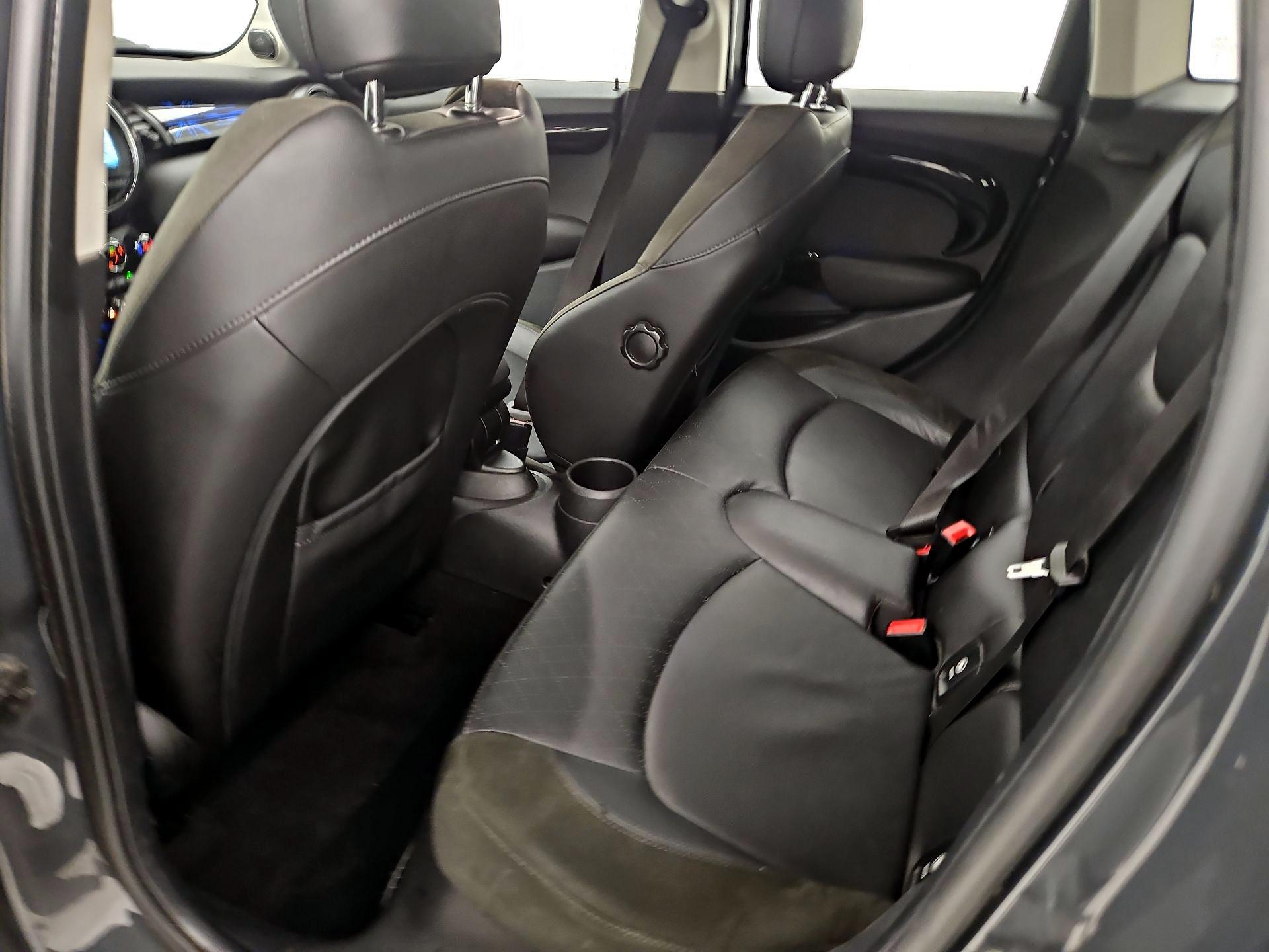 Thumbnail: 2019 MINI Cooper Hardtop - 20